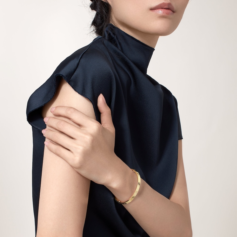 LOVE Classic Yellow Gold Bracelet YELLOW GOLD Image 5