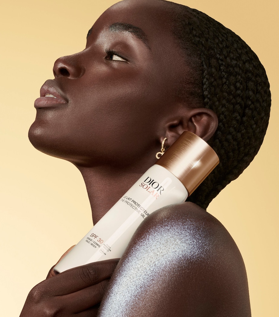 The Protective Milk SPF 30 (125ml) GOLD Image 2