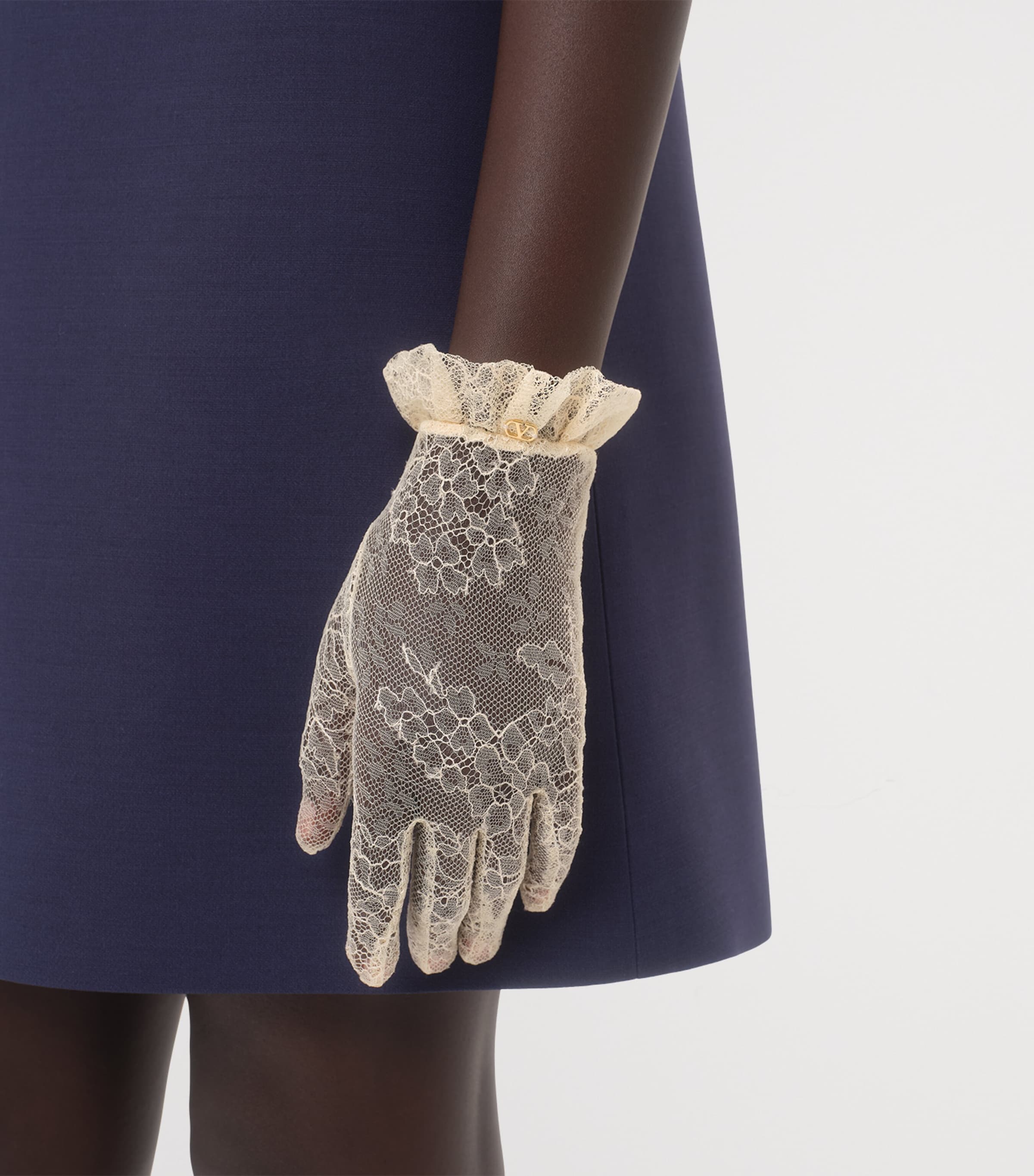Valentino Garavani Lace VLogo Signature Gloves | Harrods UK