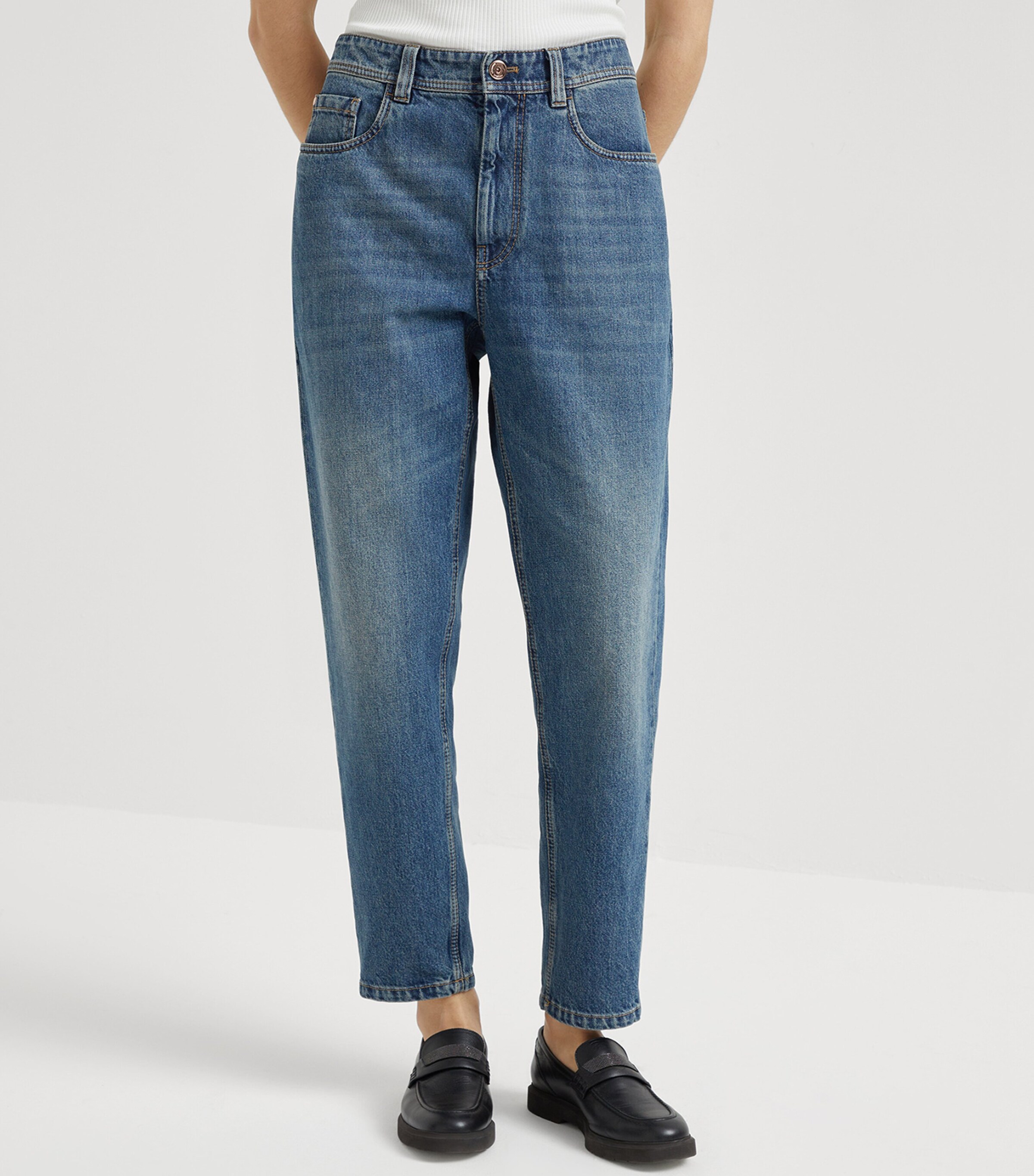 Brunello Cucinelli Womens Baggy Tapered Jeans Image 2