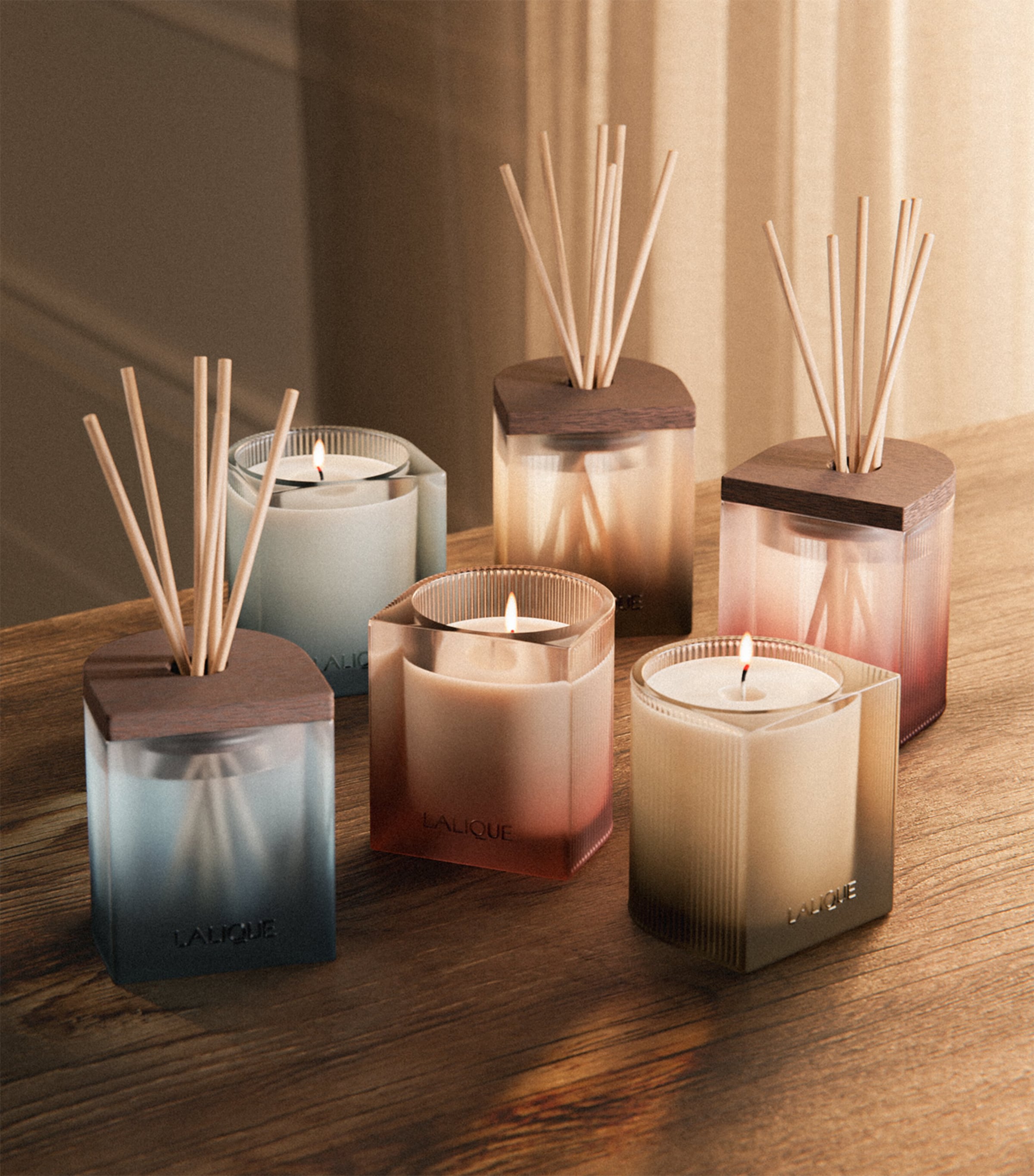 Lalique La Muse Scented Candle (220g) Image 5
