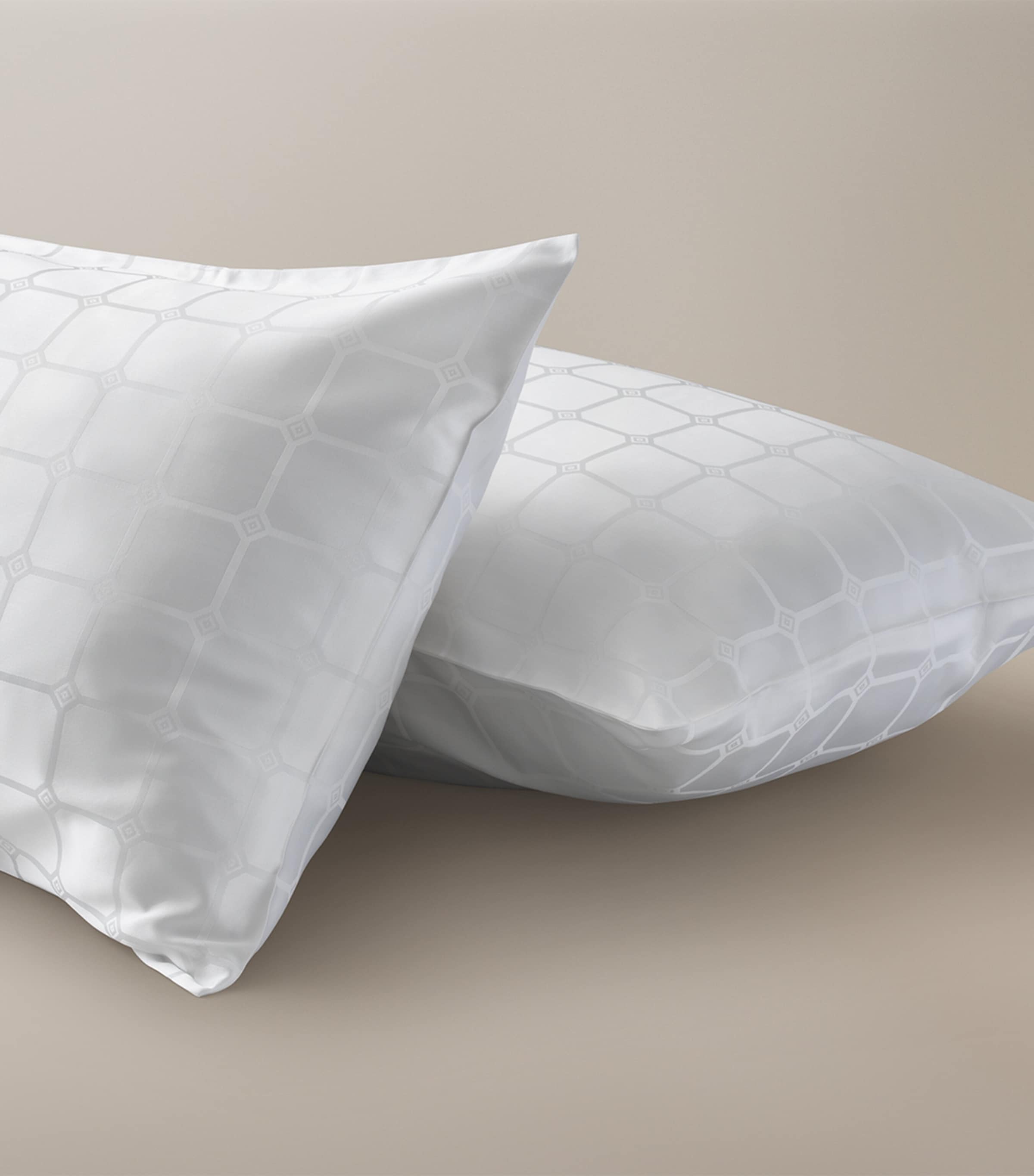 Trellis Super King Duvet Cover Set (260cm x 220cm) WHITE Image 3