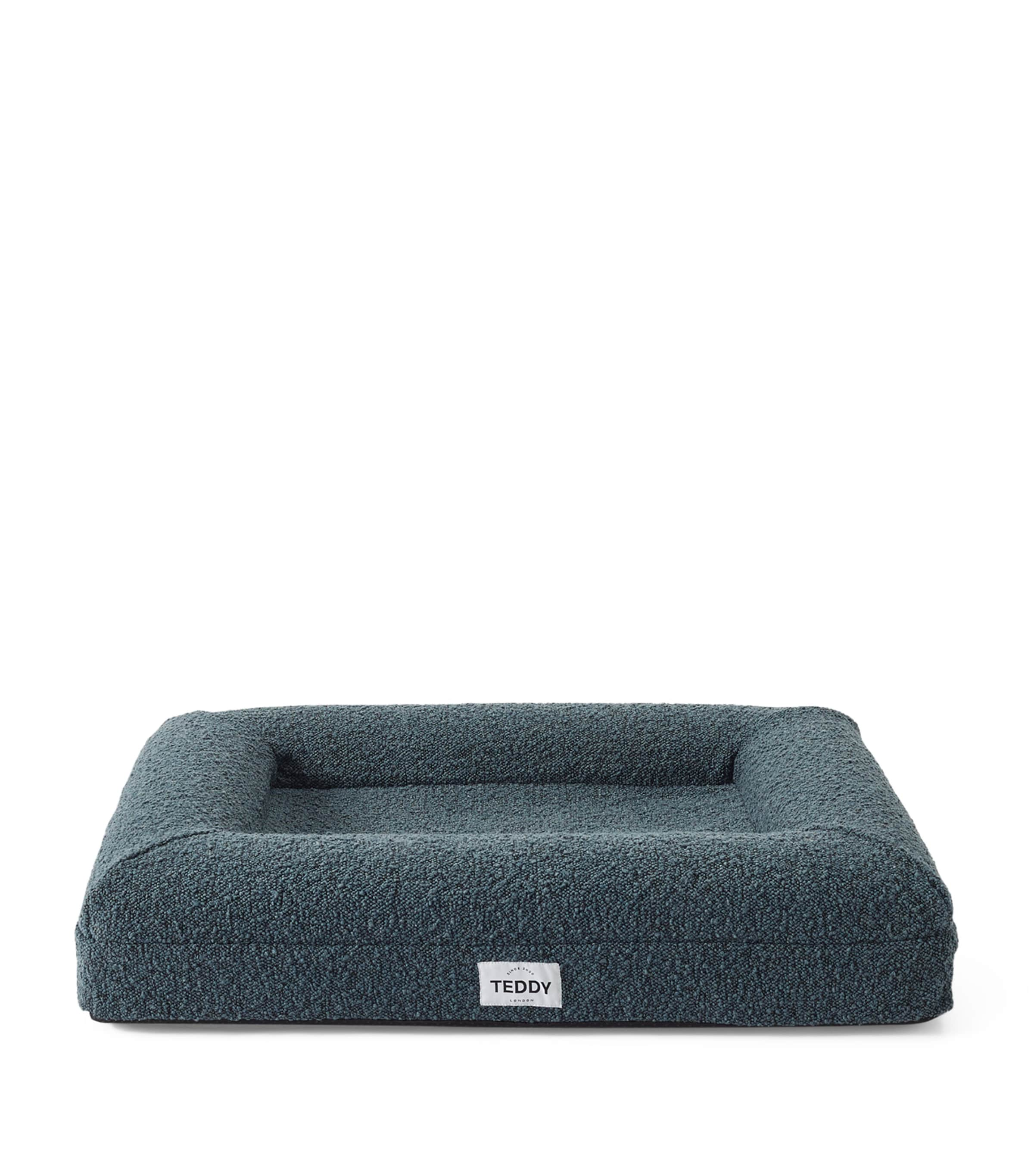 TEDDY LONDON SMALL BOUCLÉ DOG BED 