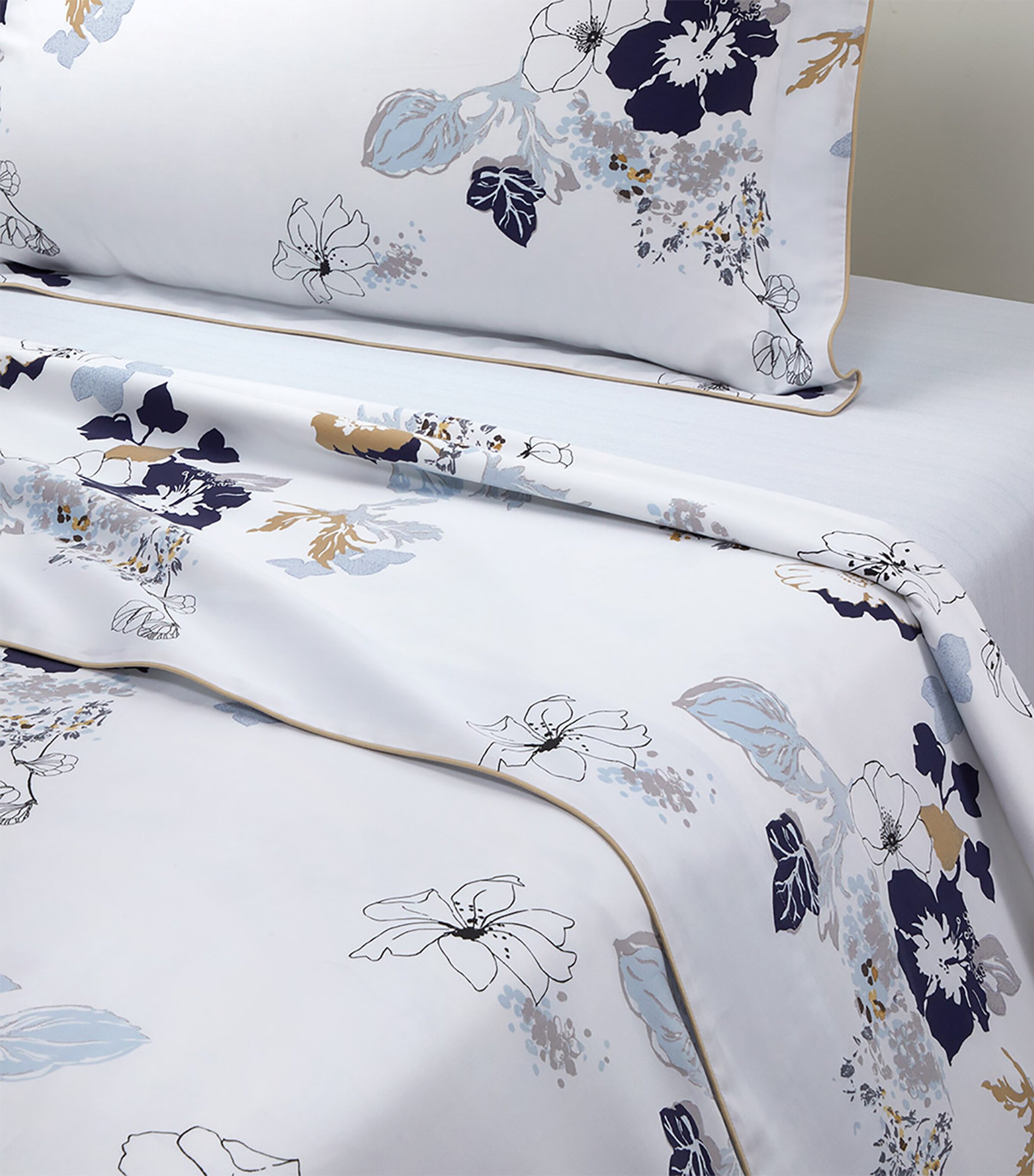 Yves Delorme Organic Cotton Eclipses Super King Flat Sheet (270cm x 295cm) Multicoloured Image 2