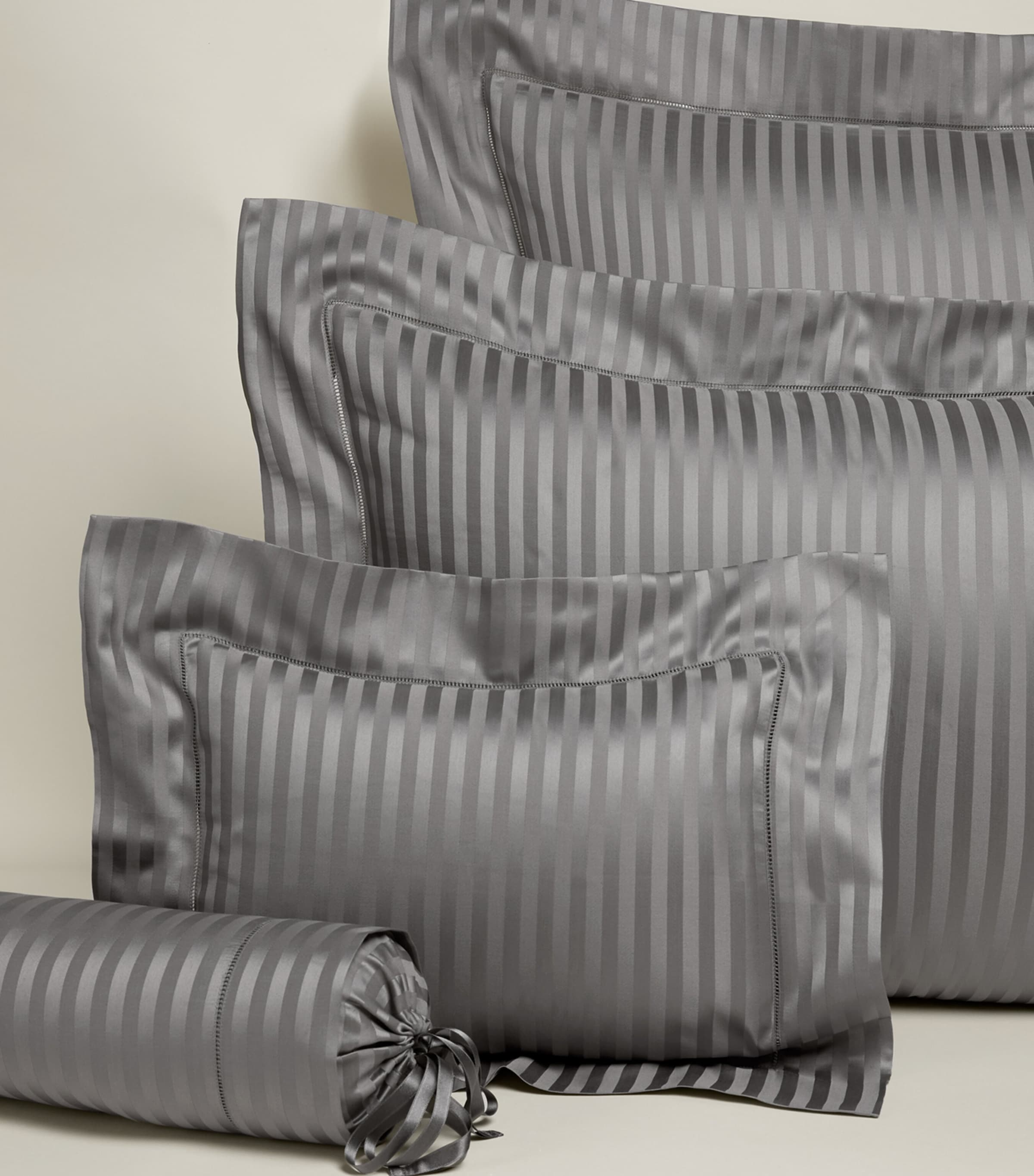 Pratesi Raso Rigato Square Oxford Pillowcase (65cm x 65cm) Charcoal Image 2