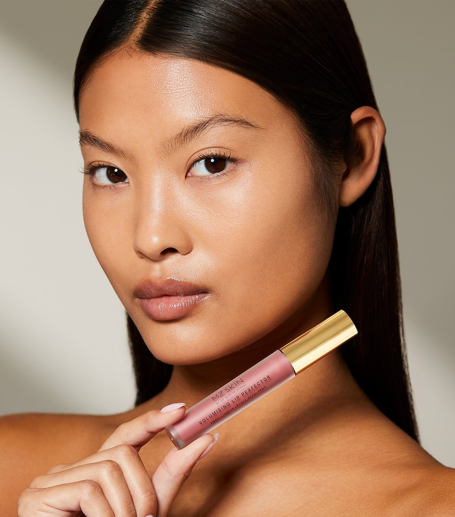 Volumising Lip Protector (3ml) NO COLOUR Image 8