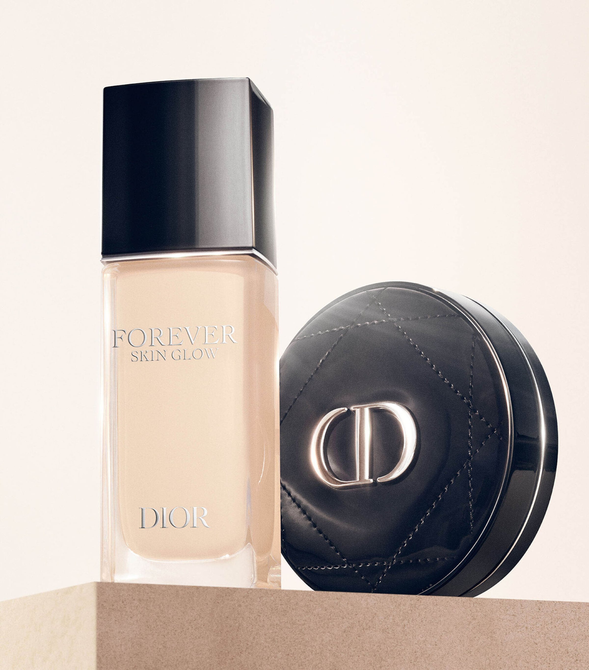 Forever Couture Skin Glow Cushion Foundation - Refill FORV CG RF 0N Image 4