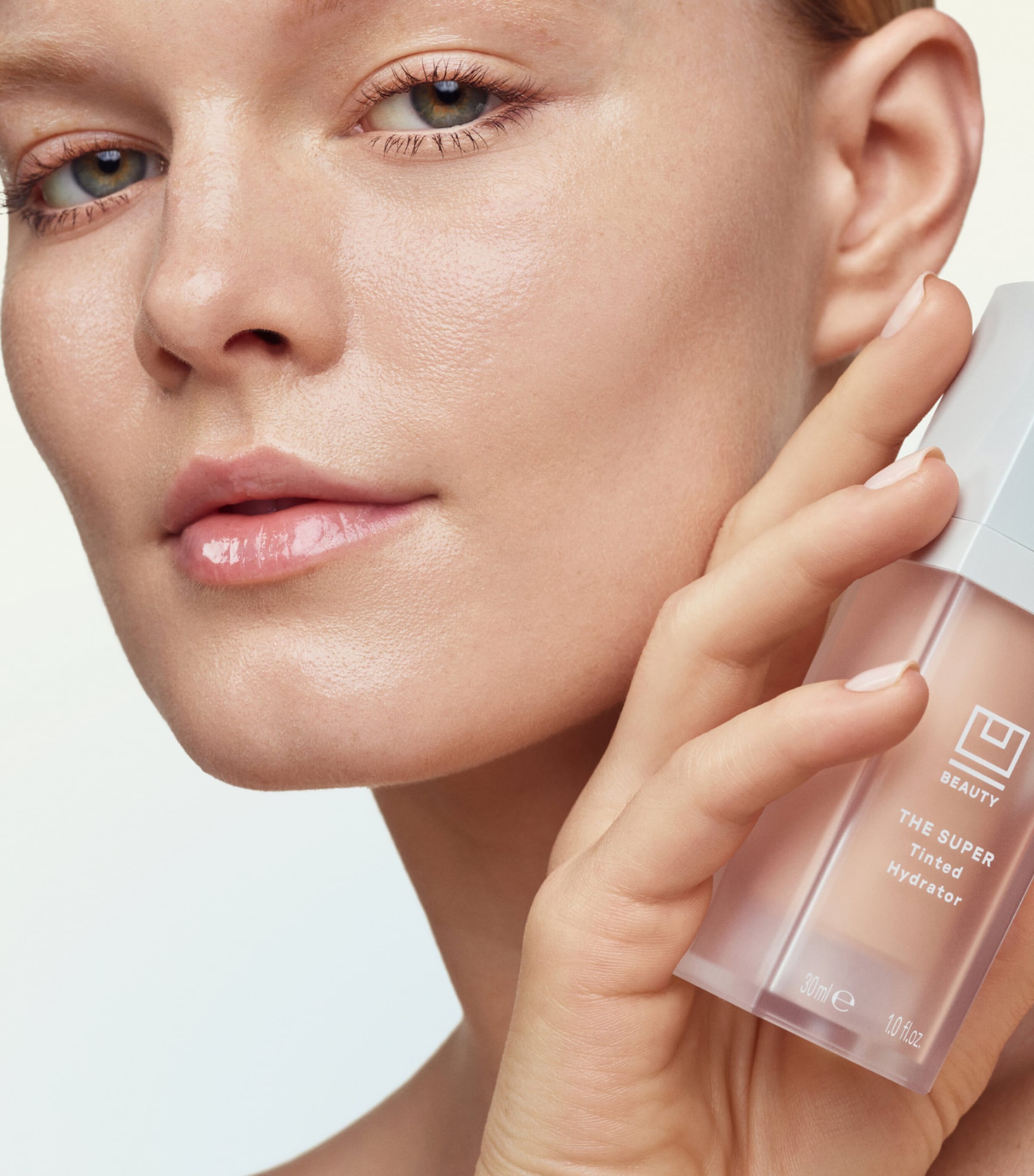 THE SUPER Tinted Hydrator SHADE 2 Image 3