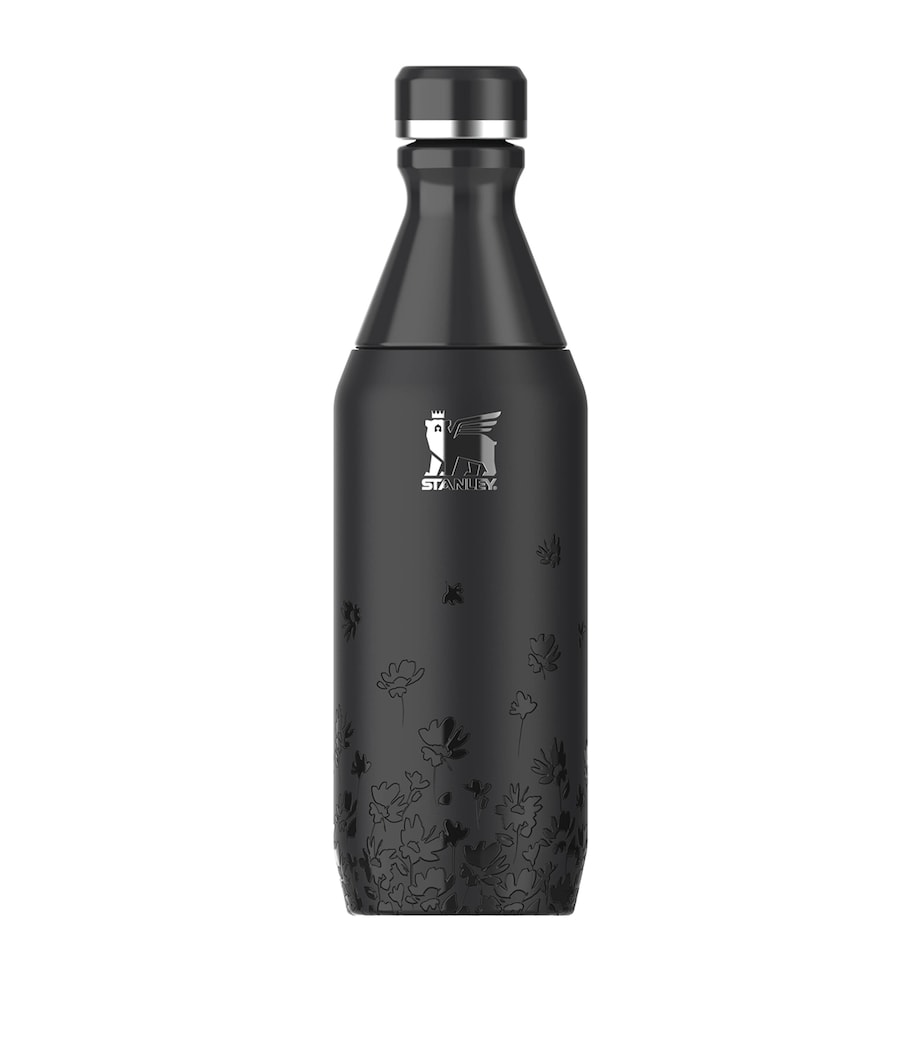 x JENNIE All Day Slim Water Bottle (590ml) MIDNIGHT RUBY Image 1