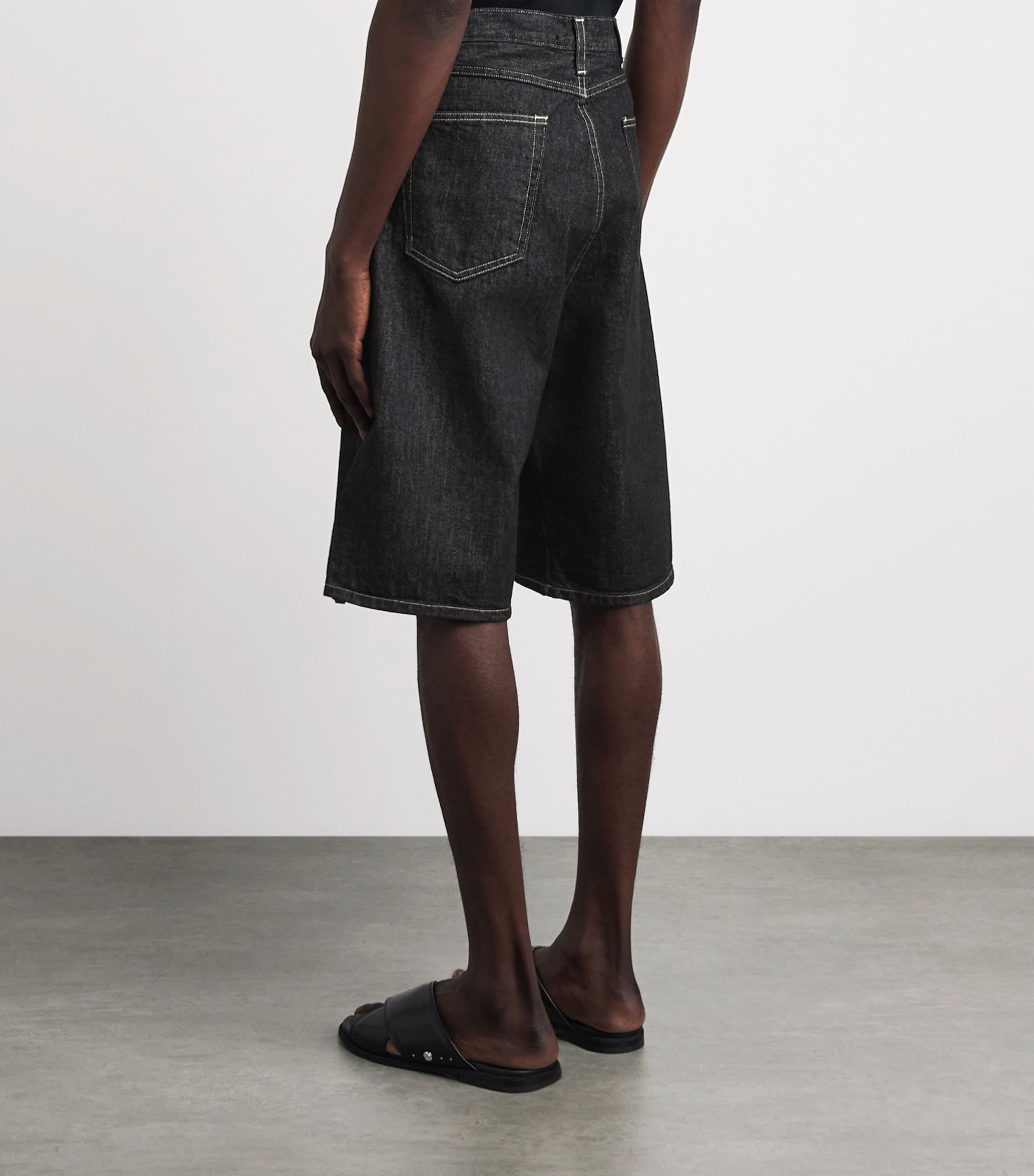 Studio Nicholson Mens Wide-Leg Denim Shorts Black / White Weft Image 5