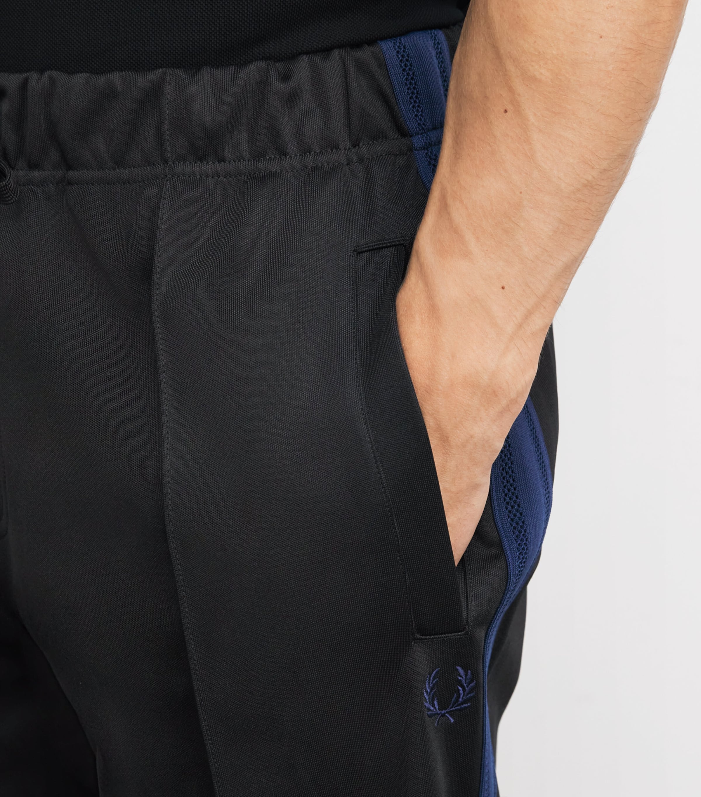 Mesh Taped Sweatpants 102 BLACK Image 6