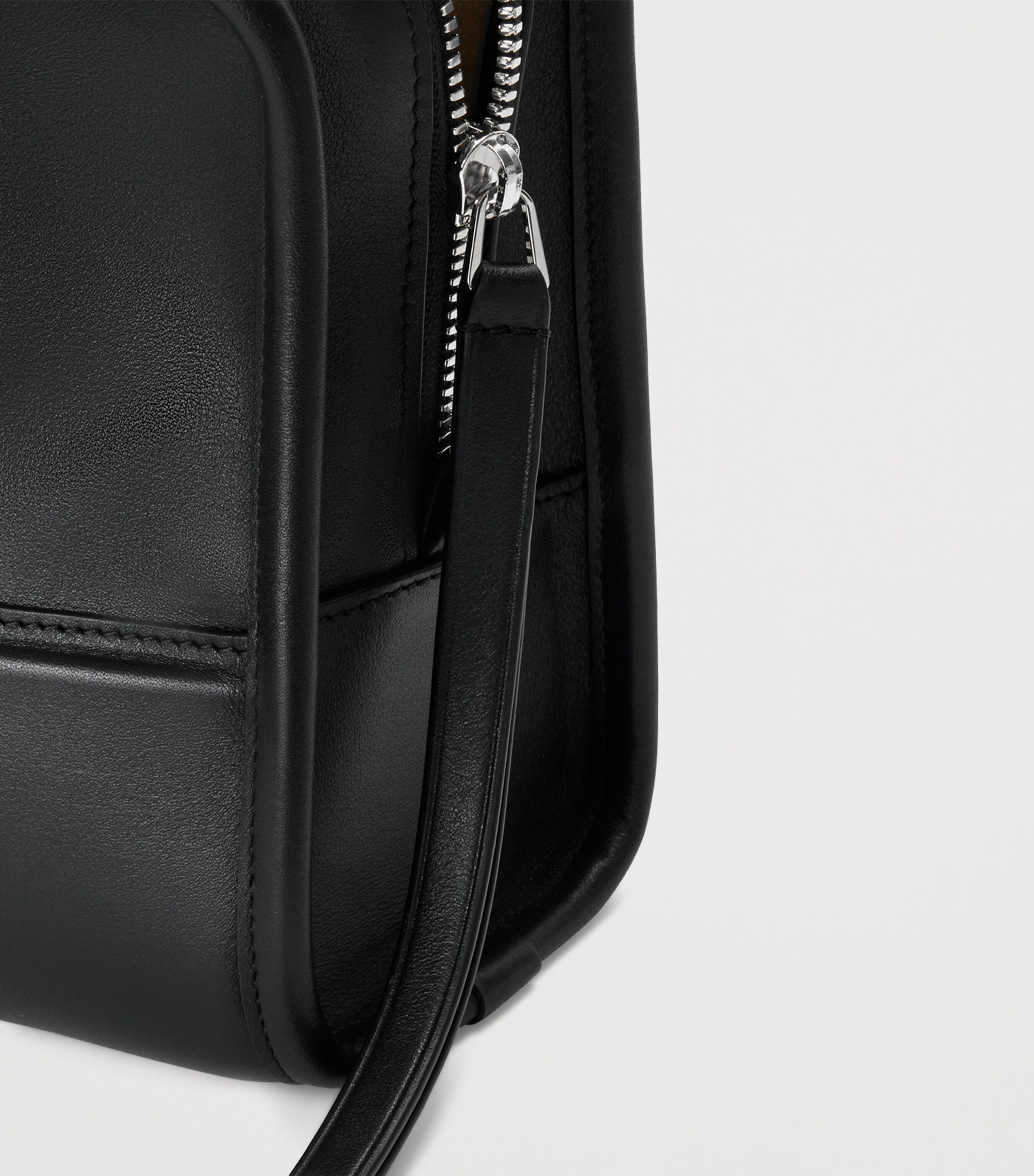 LOEWE Small Leather Amazona 180 Top-Handle Bag Black Image 9
