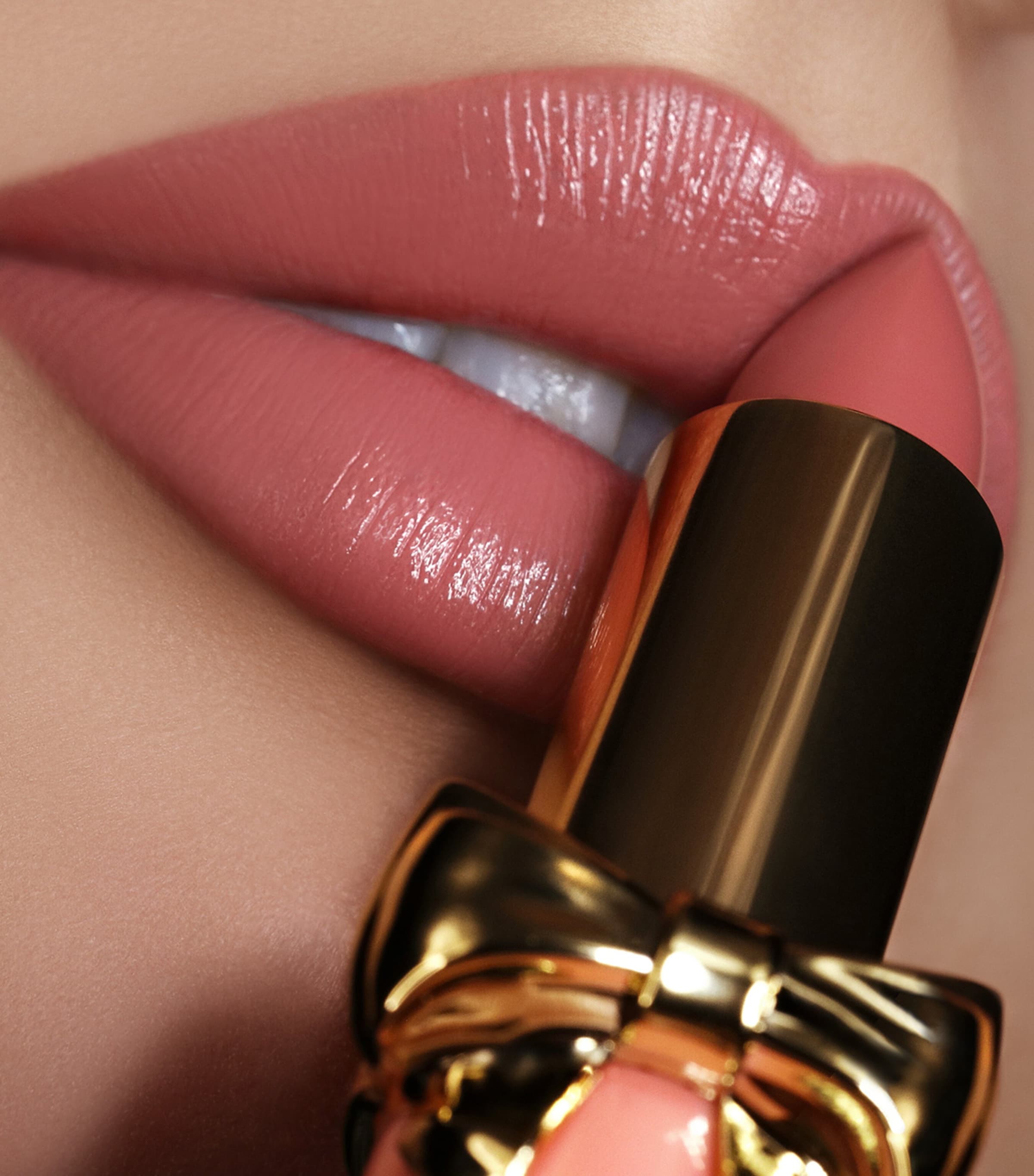 SatinAllure Lipstick VENUSIAN PEACH Image 5