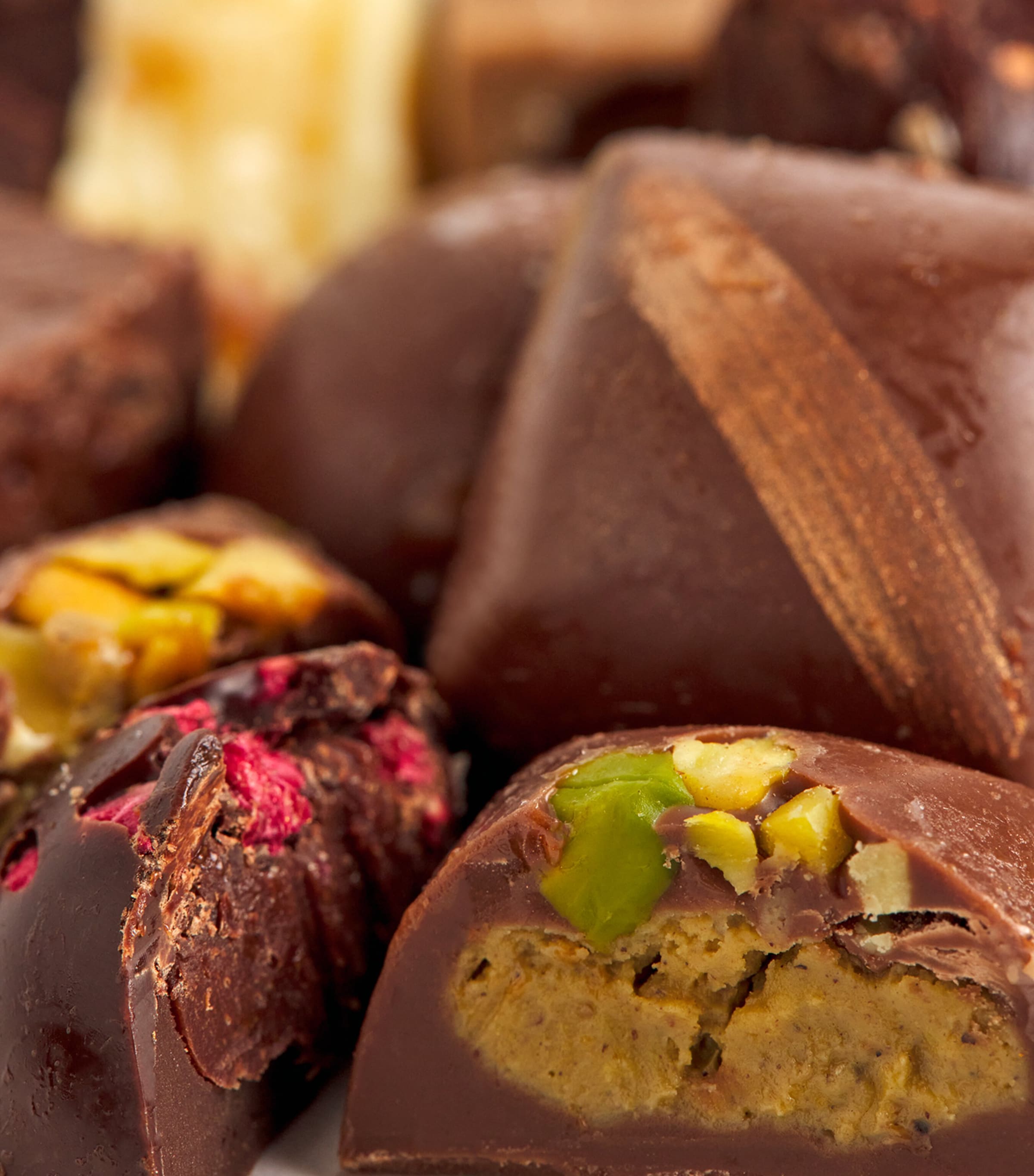 Mixed 96-Piece Chocolate Collection Box NO COLOUR Image 4