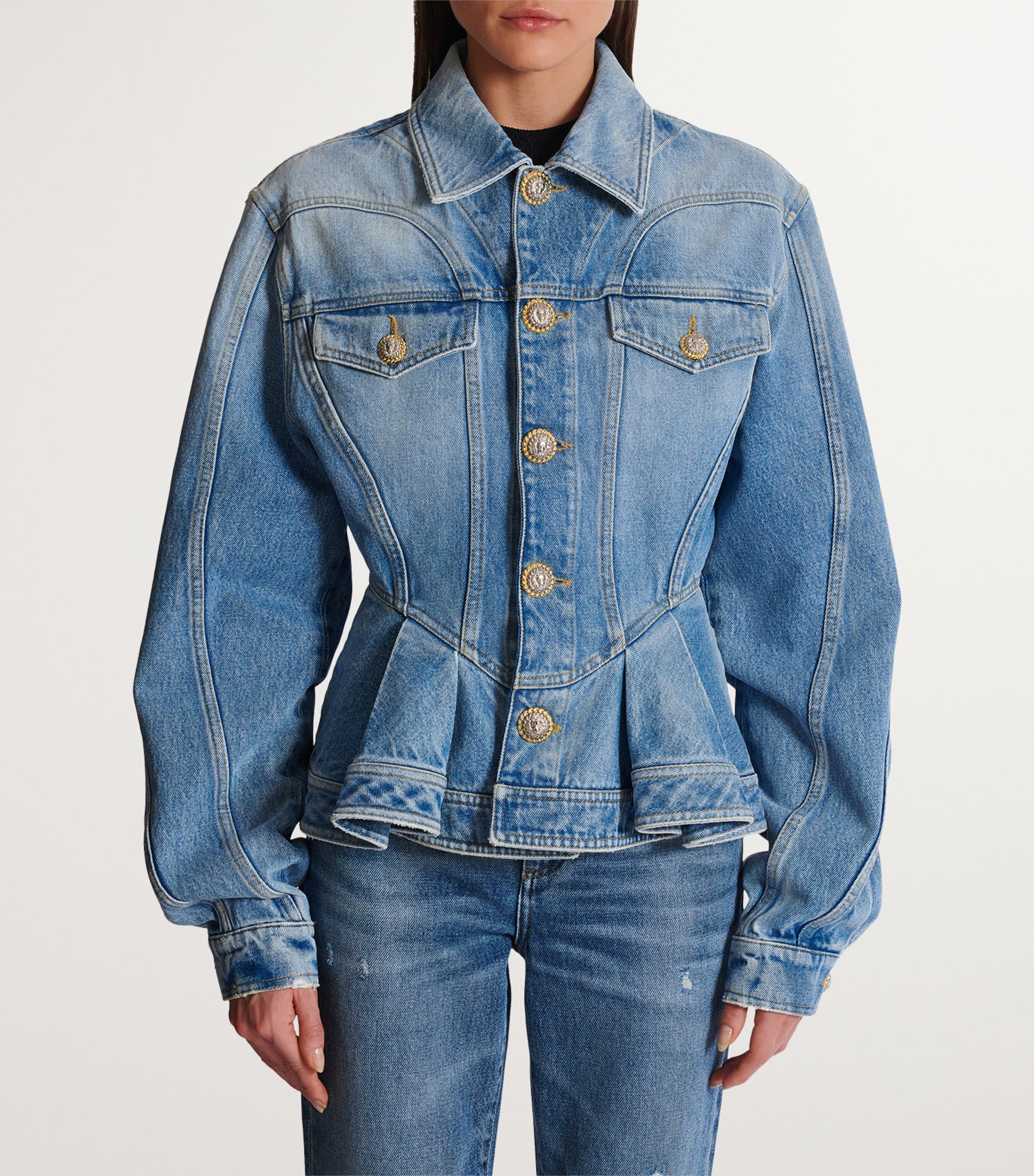 【送料&関税込】Balmain Denim Jackets In Blue Cotton Cropped denim jacket in blue - Balmain | Mytheresa