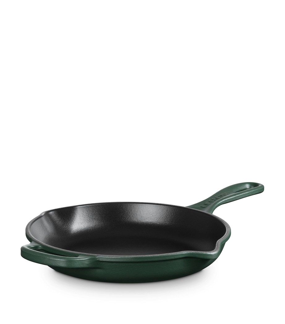 Le Creuset Cast Iron Skillet (23cm) Green Image 2