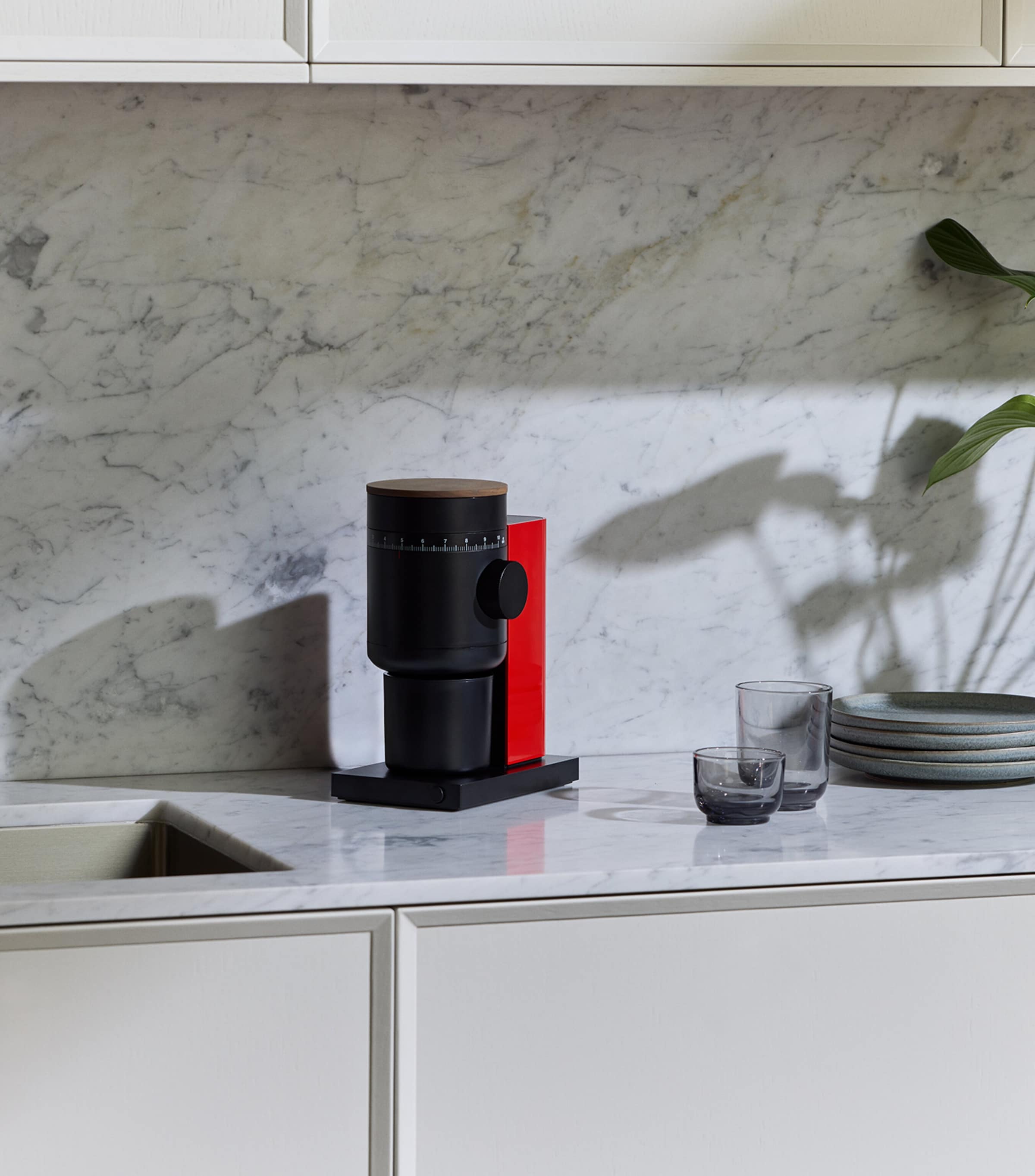 FELLOW Opus 2 Conical Burr Grinder Cherry Red W Walnut Image 8