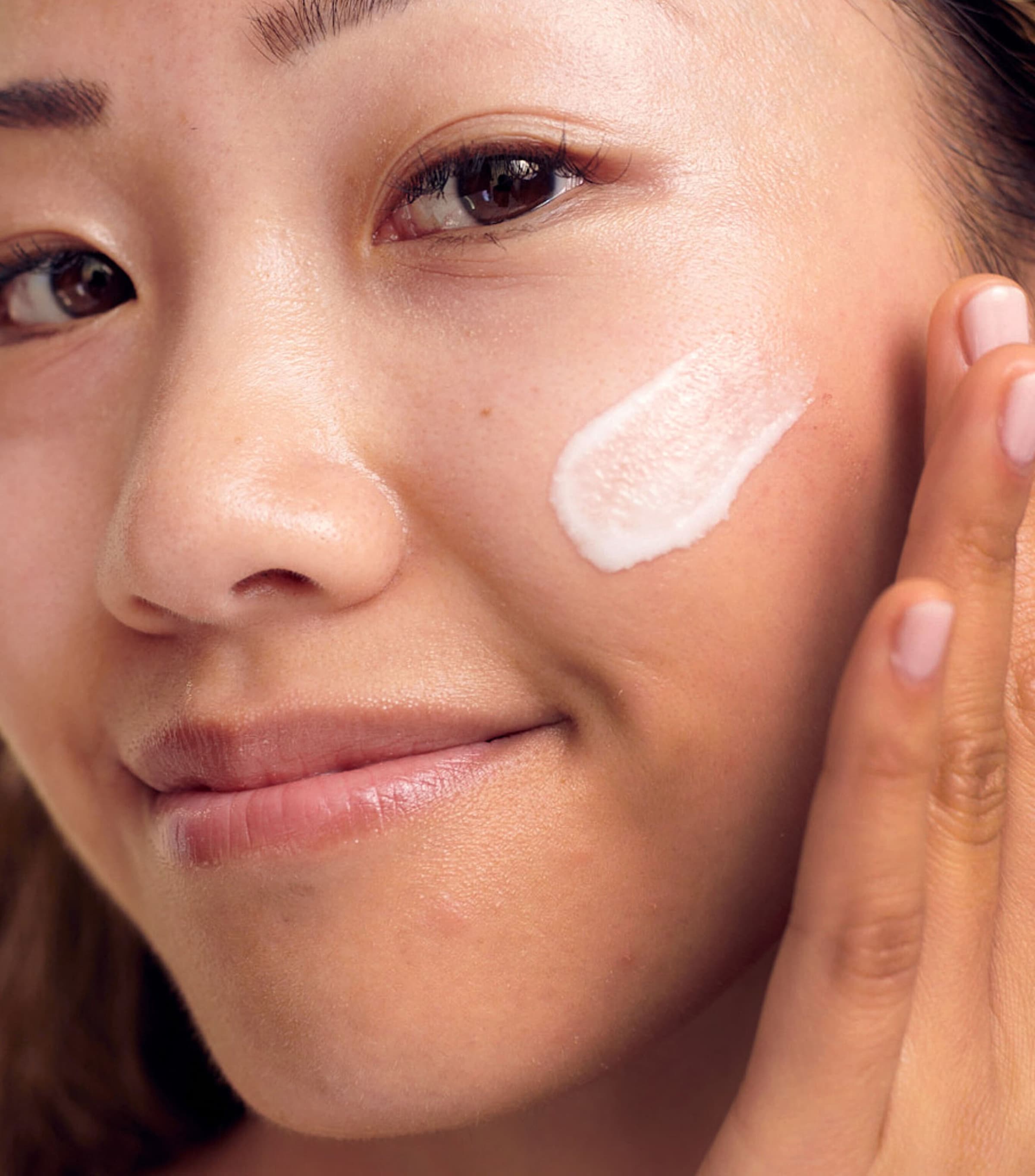 C.E.O. 15% Vitamin C Brightening Serum (30ml) NO COLOUR Image 3