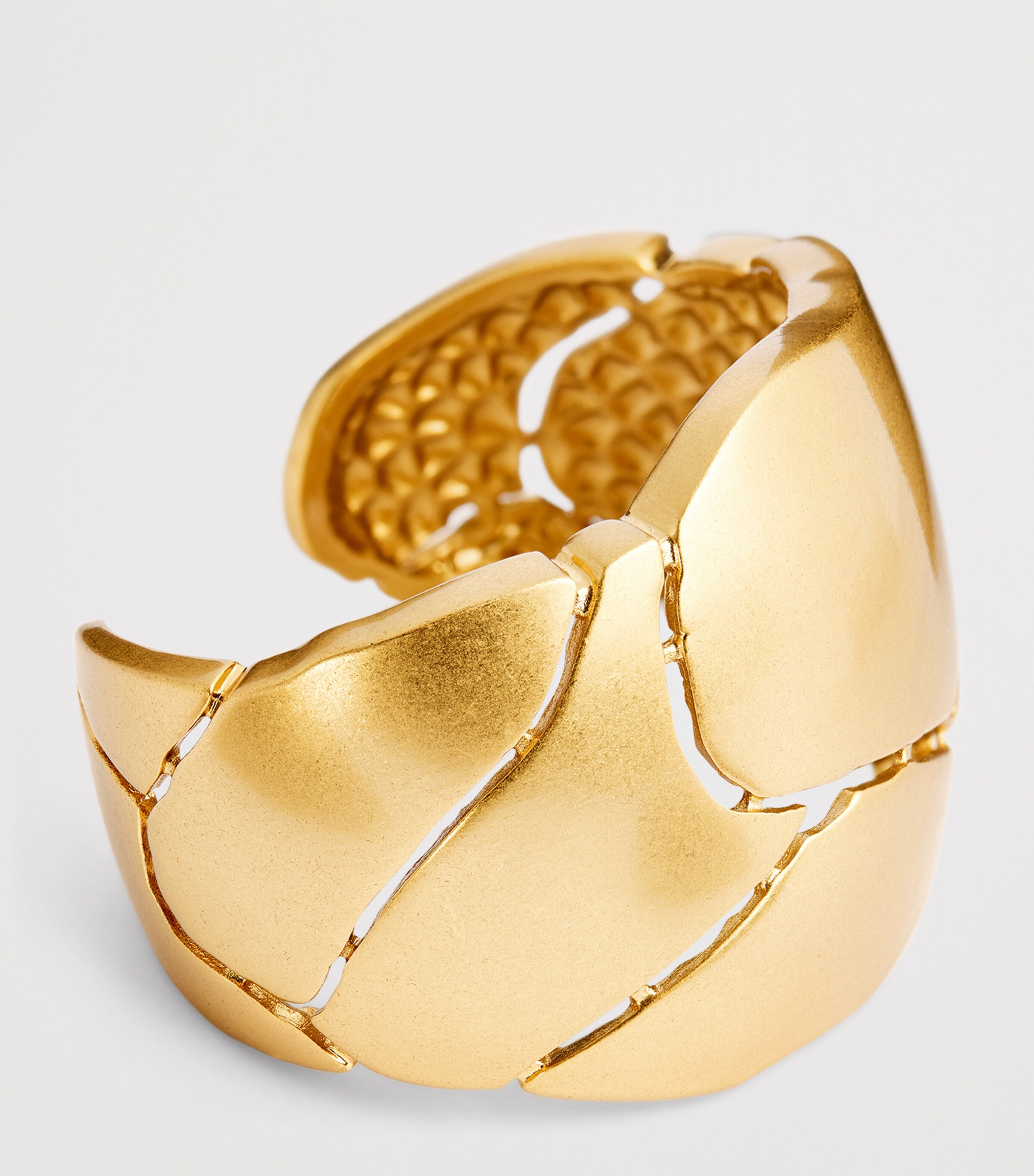 Cracked Byron Bangle GLD/GOLD Image 6