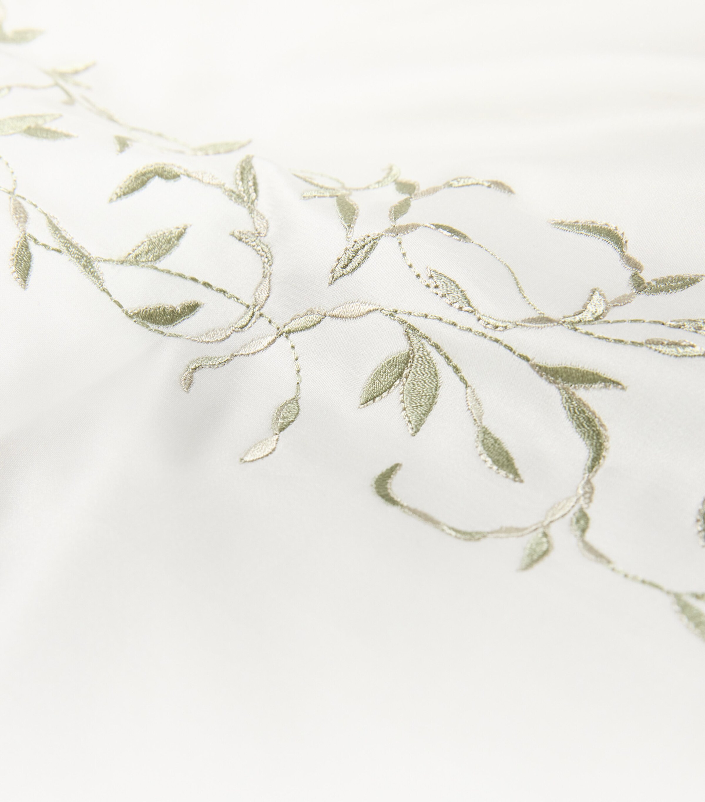 Harrods of London Tresco Embroidered King Flat Sheet (275cm x 275cm) White/sage Image 8