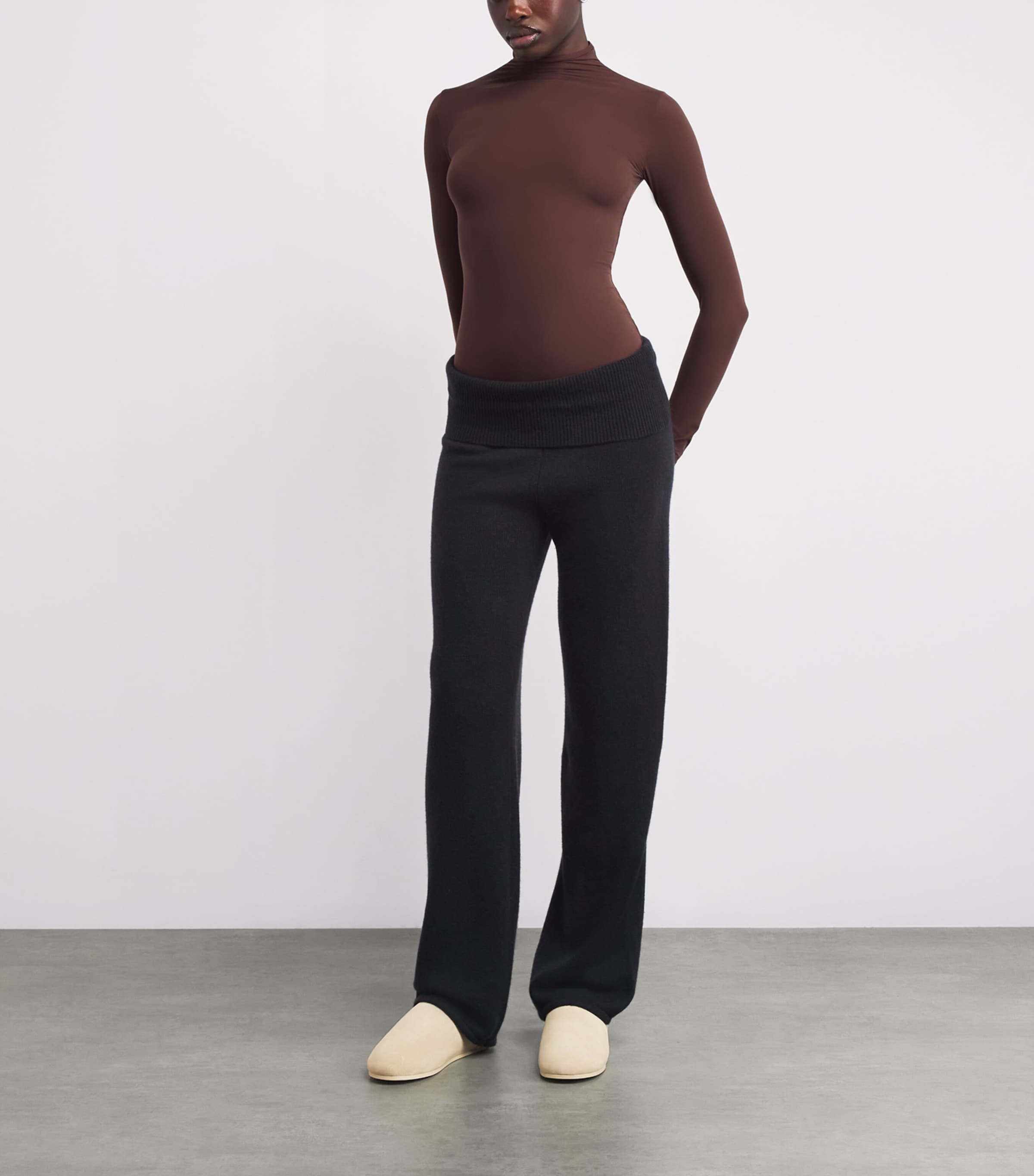 Fits Everyone Rollneck Top COCOA Image 2