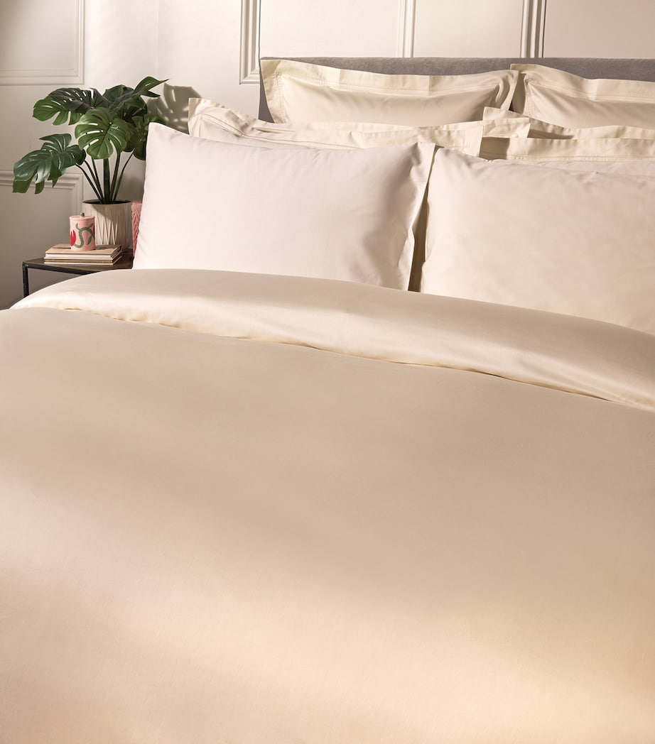 Harrods of London Brompton II Double Flat Sheet (230cm x 260cm) Ivory Image 3