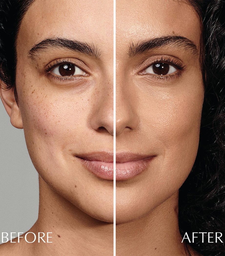 Futurist Hydra Rescue Moisturising Foundation SPF 45 4N1 SHELL BEIGE Image 2