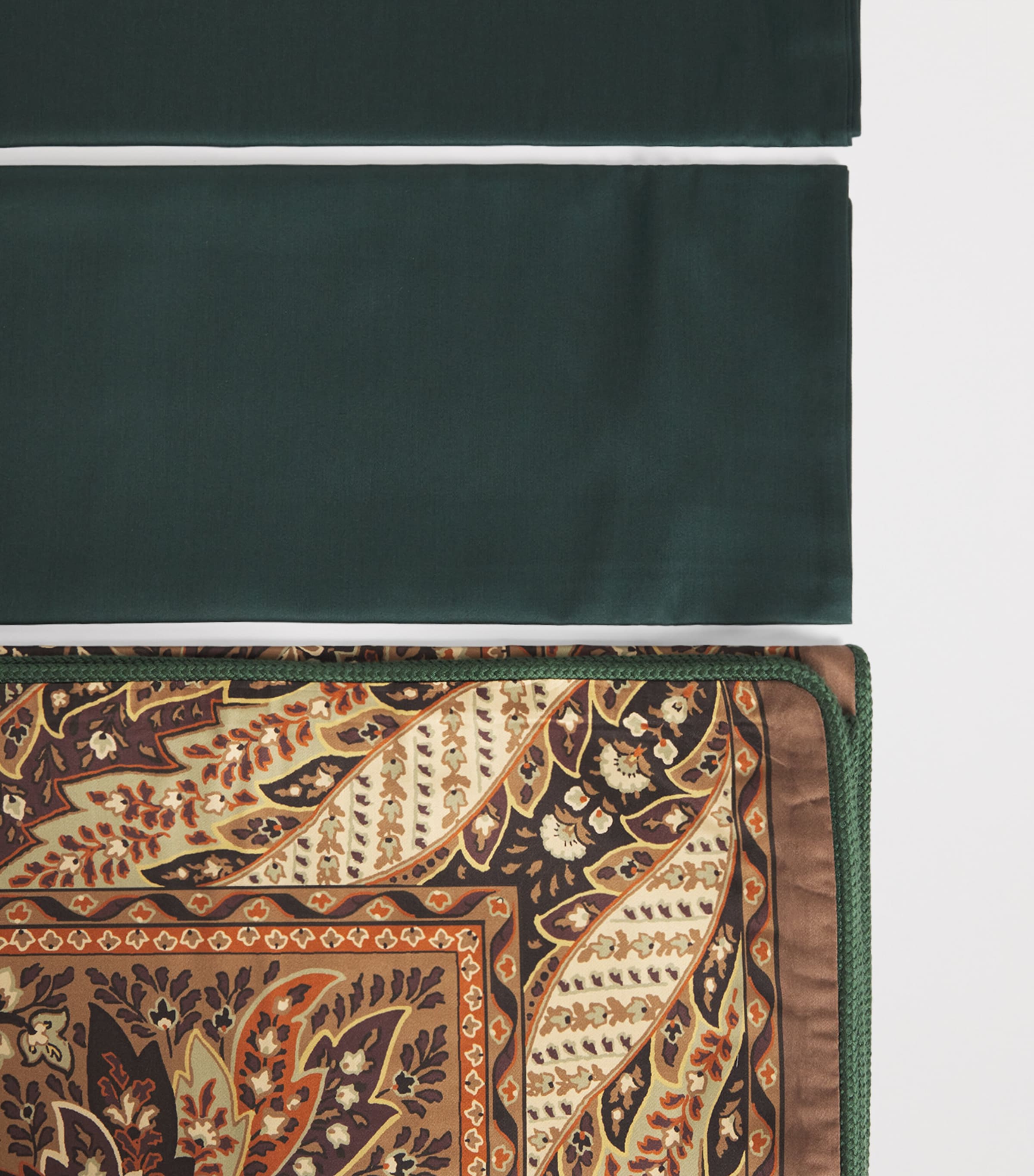 Cotton Super King Duvet Cover Set (260cm x 220cm) PRINT ON GREEN BASE Image 2