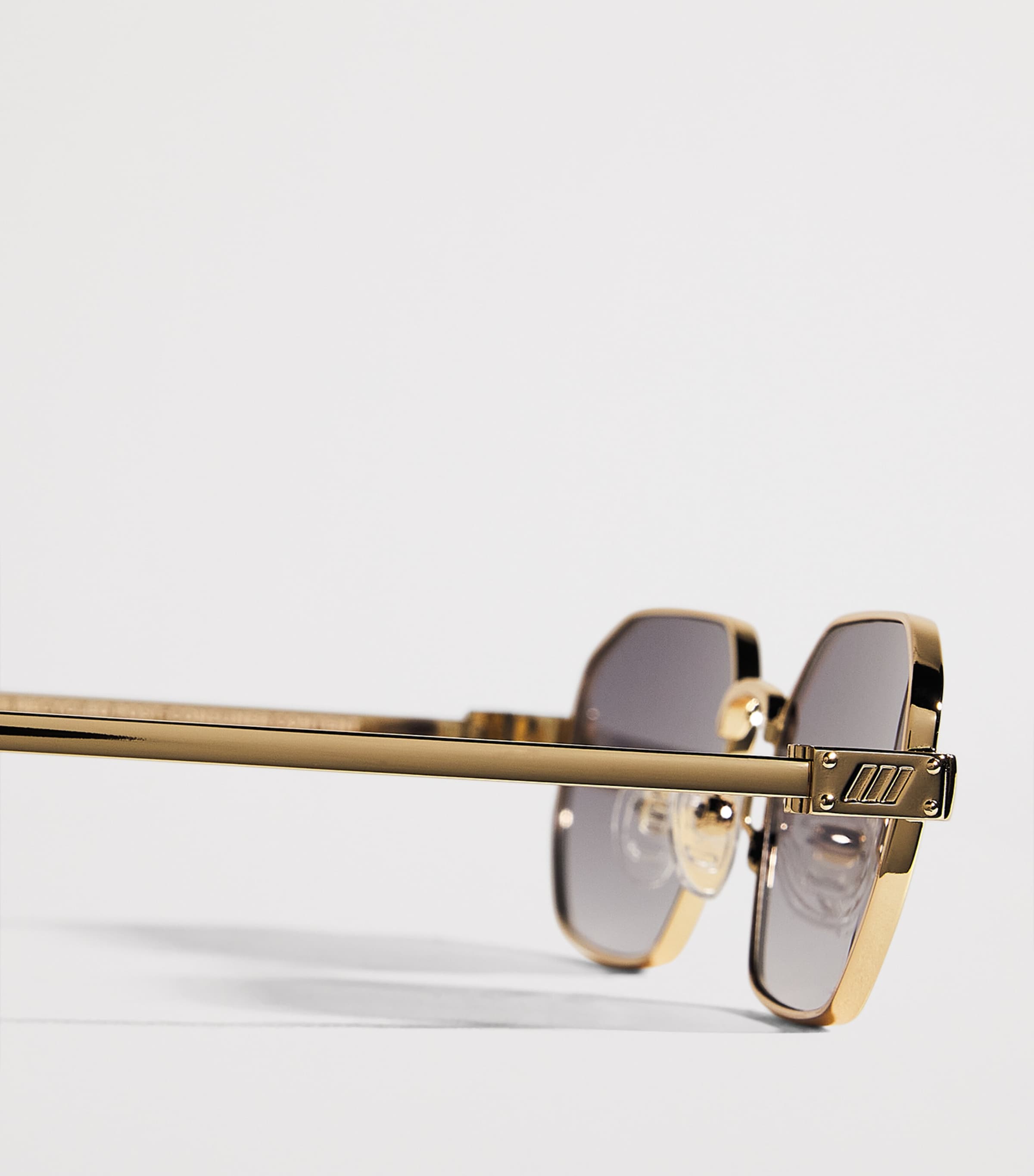 Metal Mythic Sunglasses GOLD Image 5