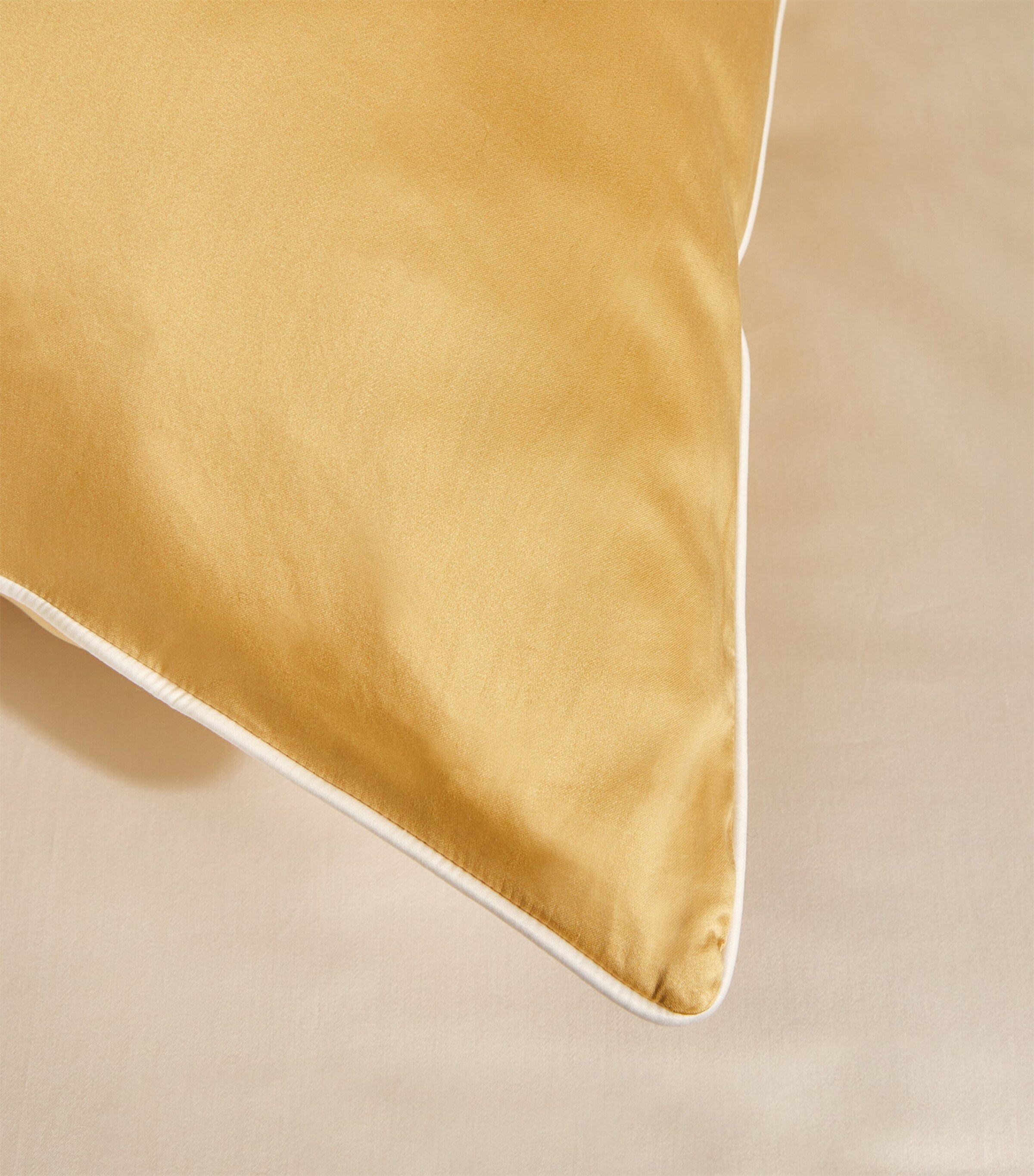 Egyptian Cotton Noa Square Cushion Cover (65cm x 65cm) WHITE Image 2