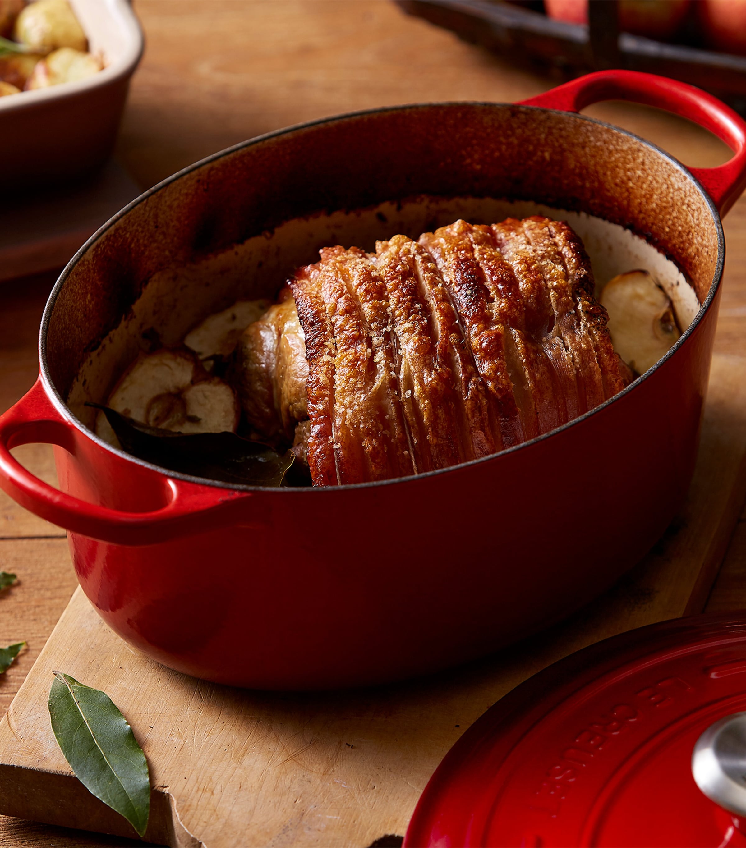 Cast Iron Oval Casserole Dish (35cm) NO COLOUR Image 8