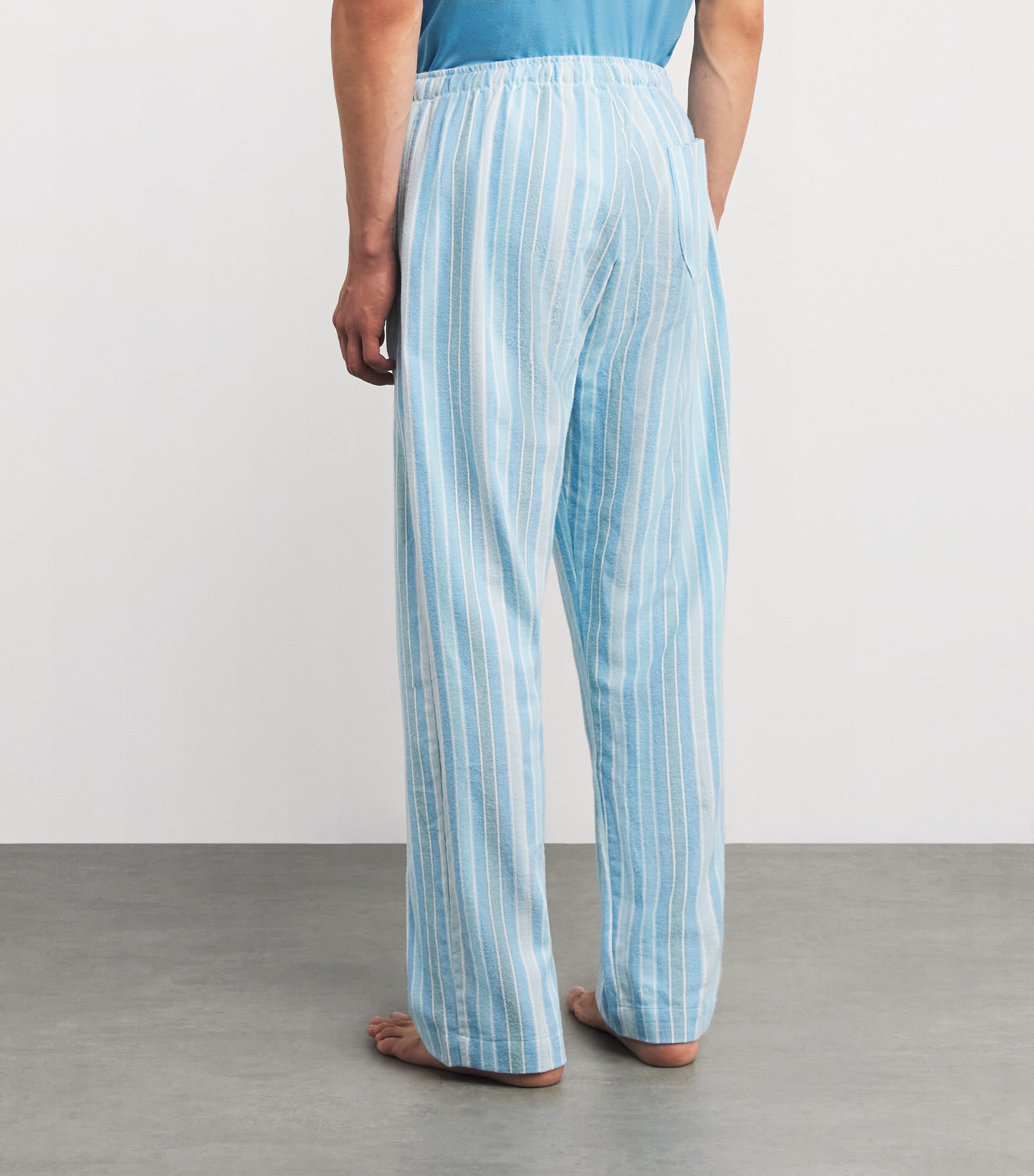 Basel V-Neck Lounge T-Shirt 021 BLUE Image 4