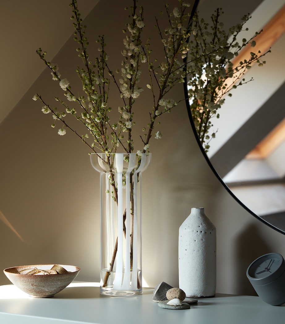 Stripe Vase (31.5cm) WHITE Image 3