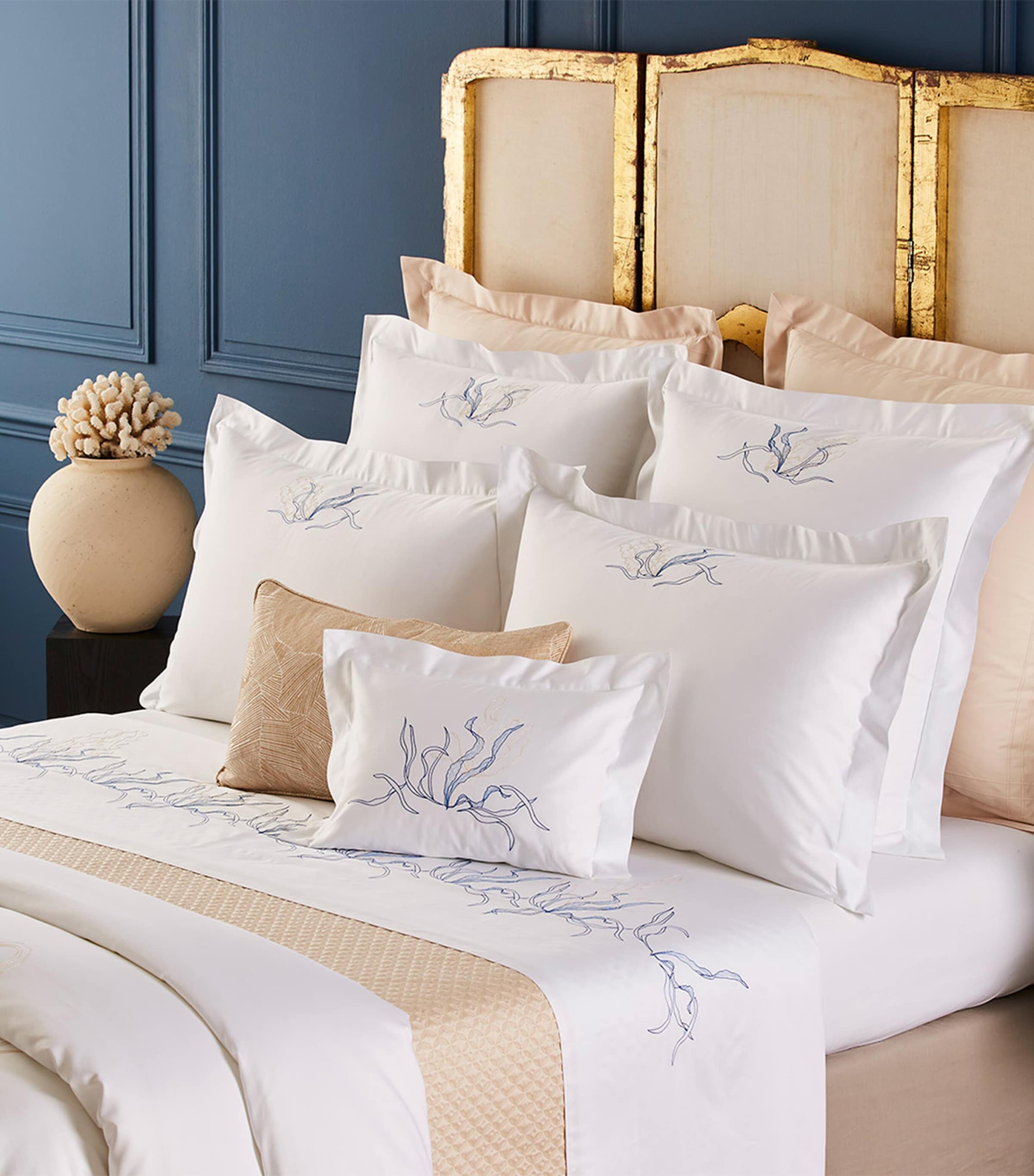 Nautilus Super King Flat Sheet (270cm x 320cm) BLC/BLU Image 3