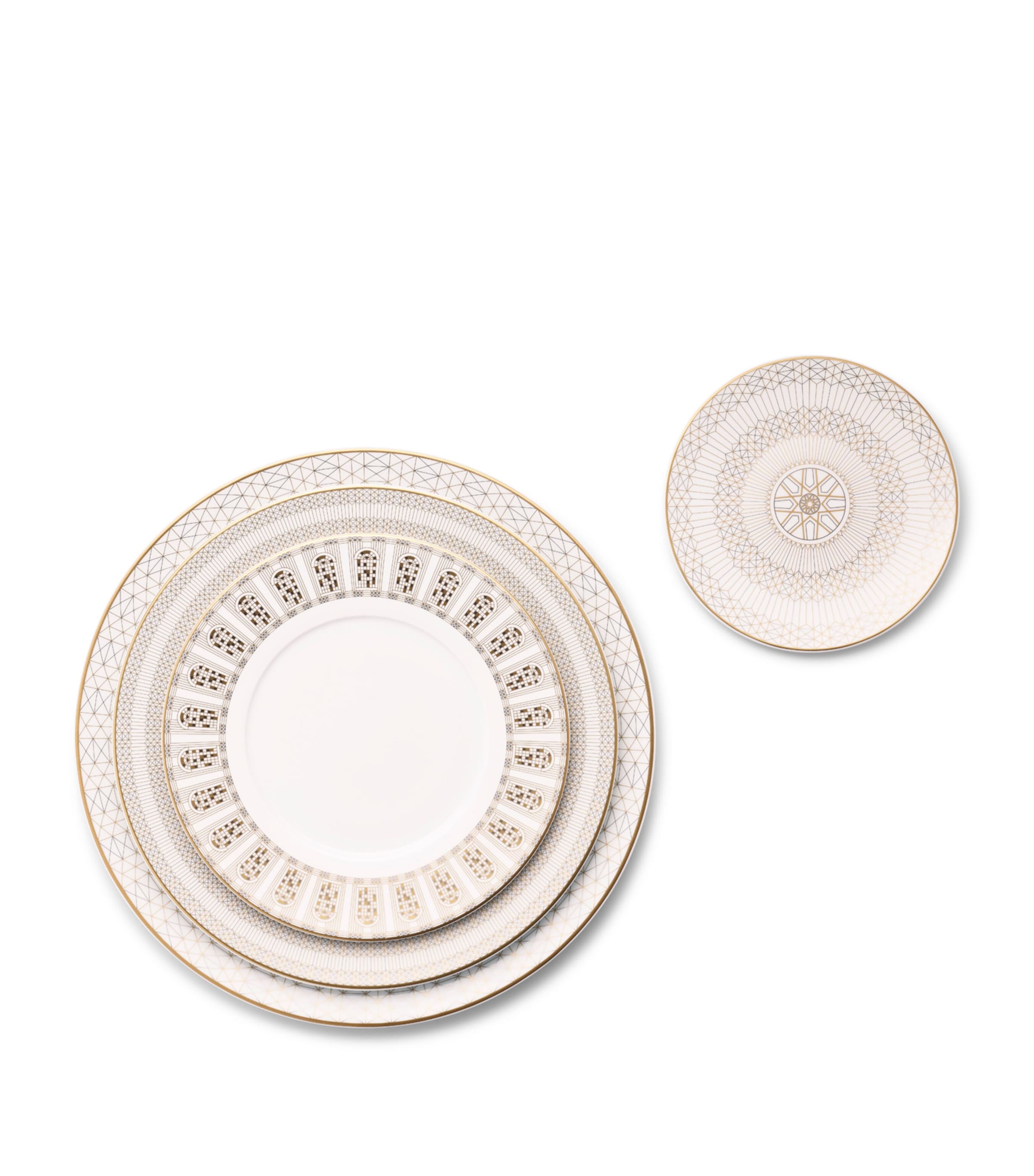 Baccarat Arcadia Gold Show Plate (31cm) | Harrods UK