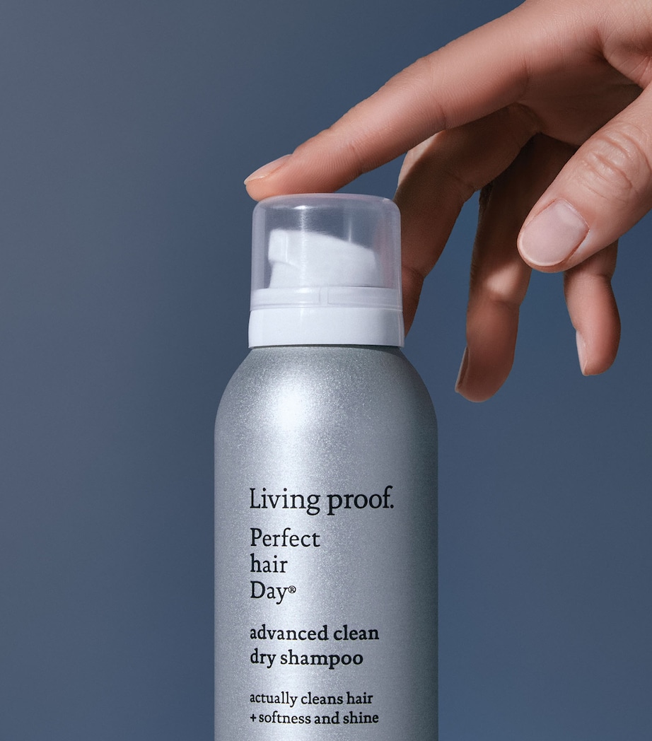 Perfect Hair Day Advanced Clean Dry Shampoo (198ml) NO COLOUR Image 3