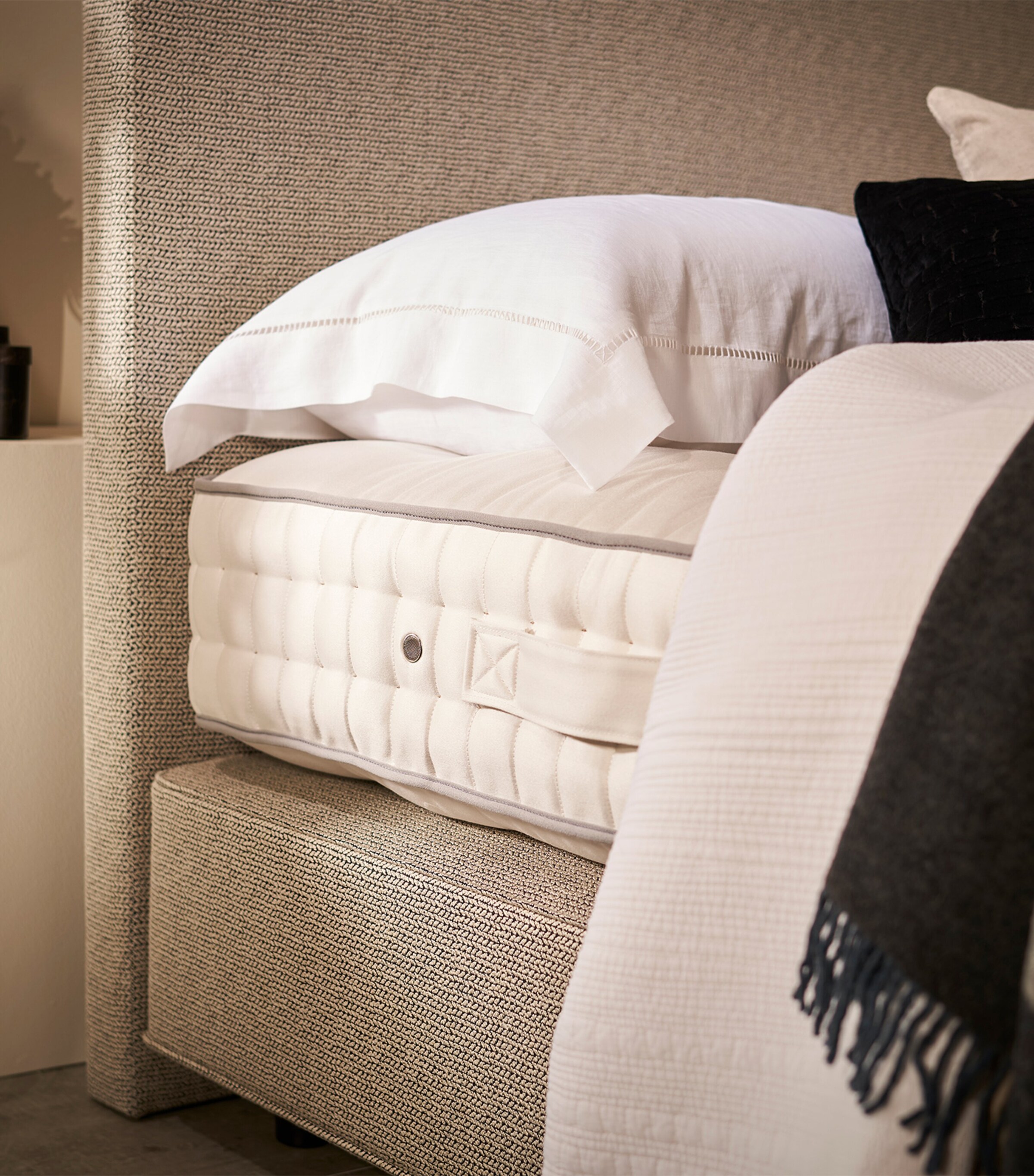 Medium Herald Superb Mattress (150cm x 200cm) WHITE Image 5