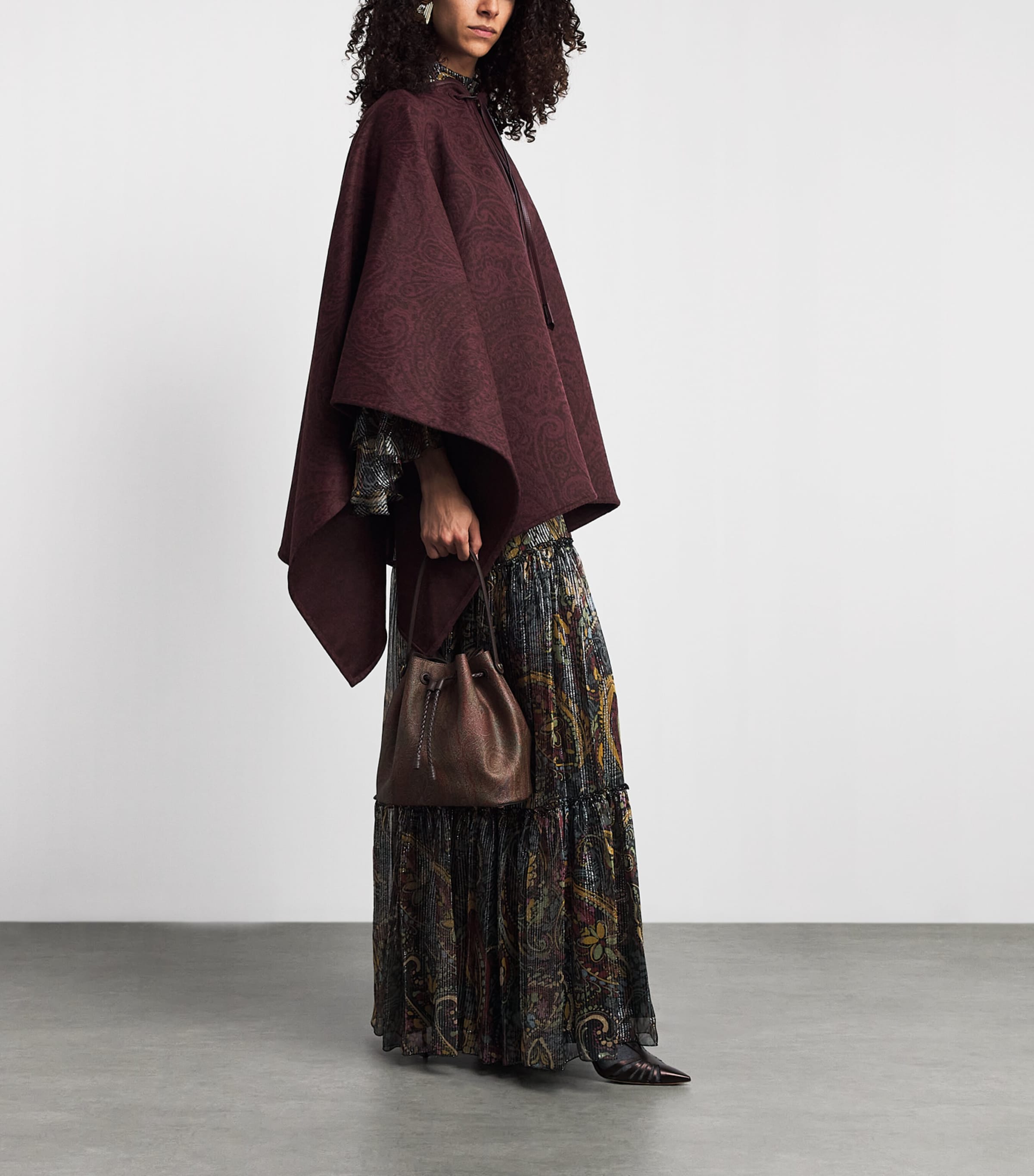Etro Womens Wool-Blend Paisley V-Neck Cape Burgundy Image 2