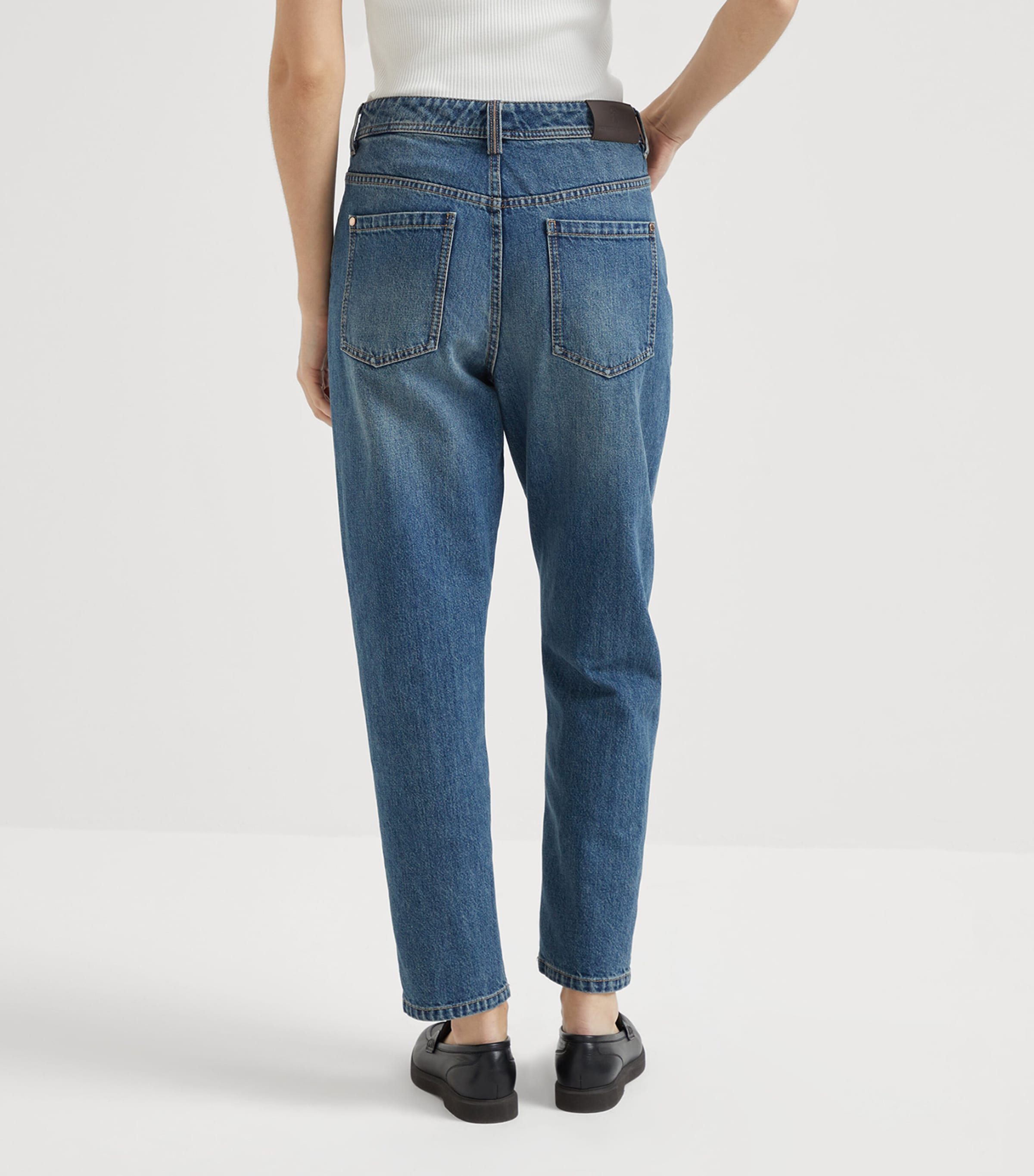 Brunello Cucinelli Womens Baggy Tapered Jeans Image 3