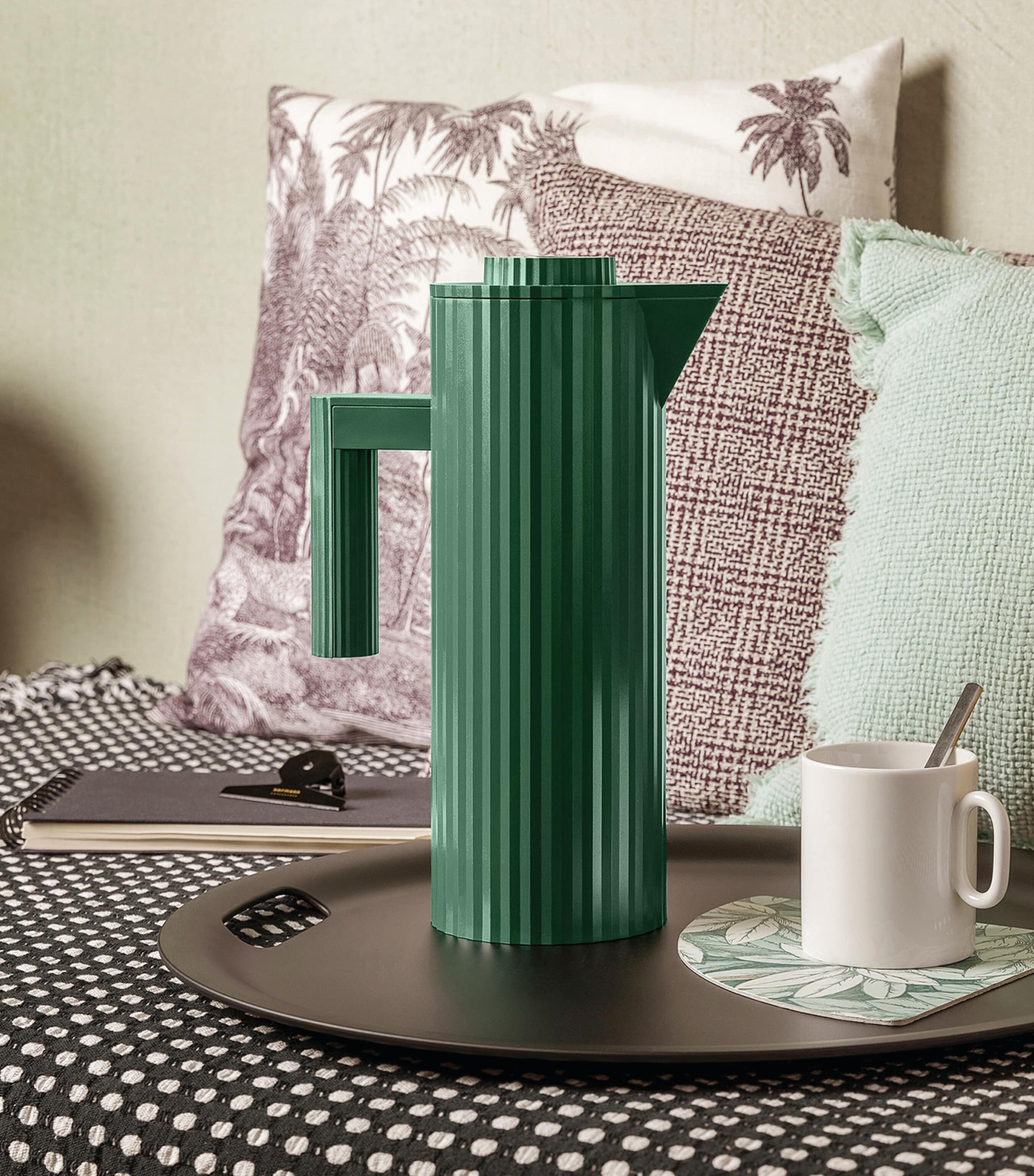 Plissé Vacuum Jug (1L) GREEN Image 2