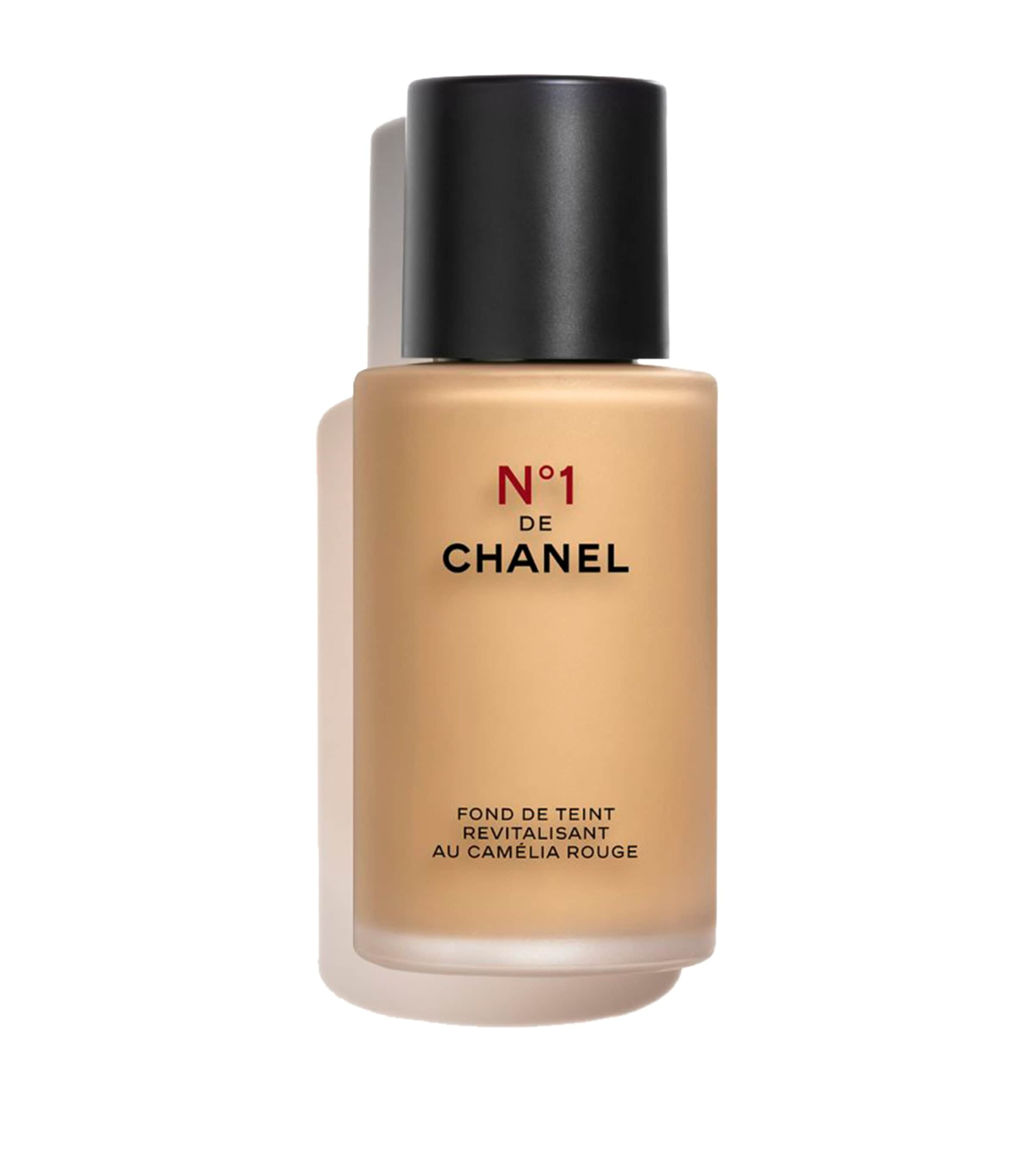 Chanel N°1 De  Revitalizing Foundation In White