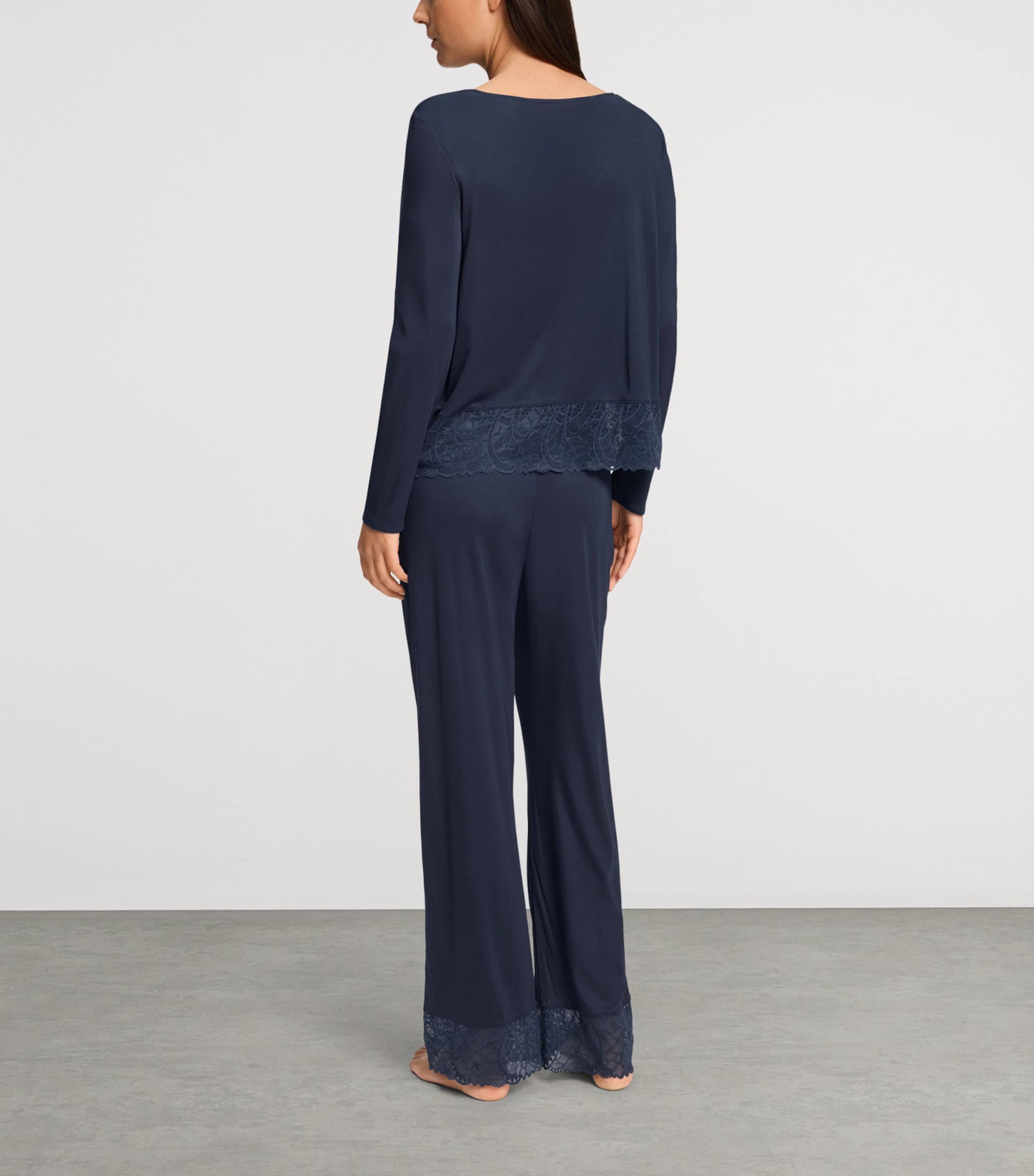 Hanro Womens Lace-Trim Long-Sleeve Pyjamas Deep Navy Image 4