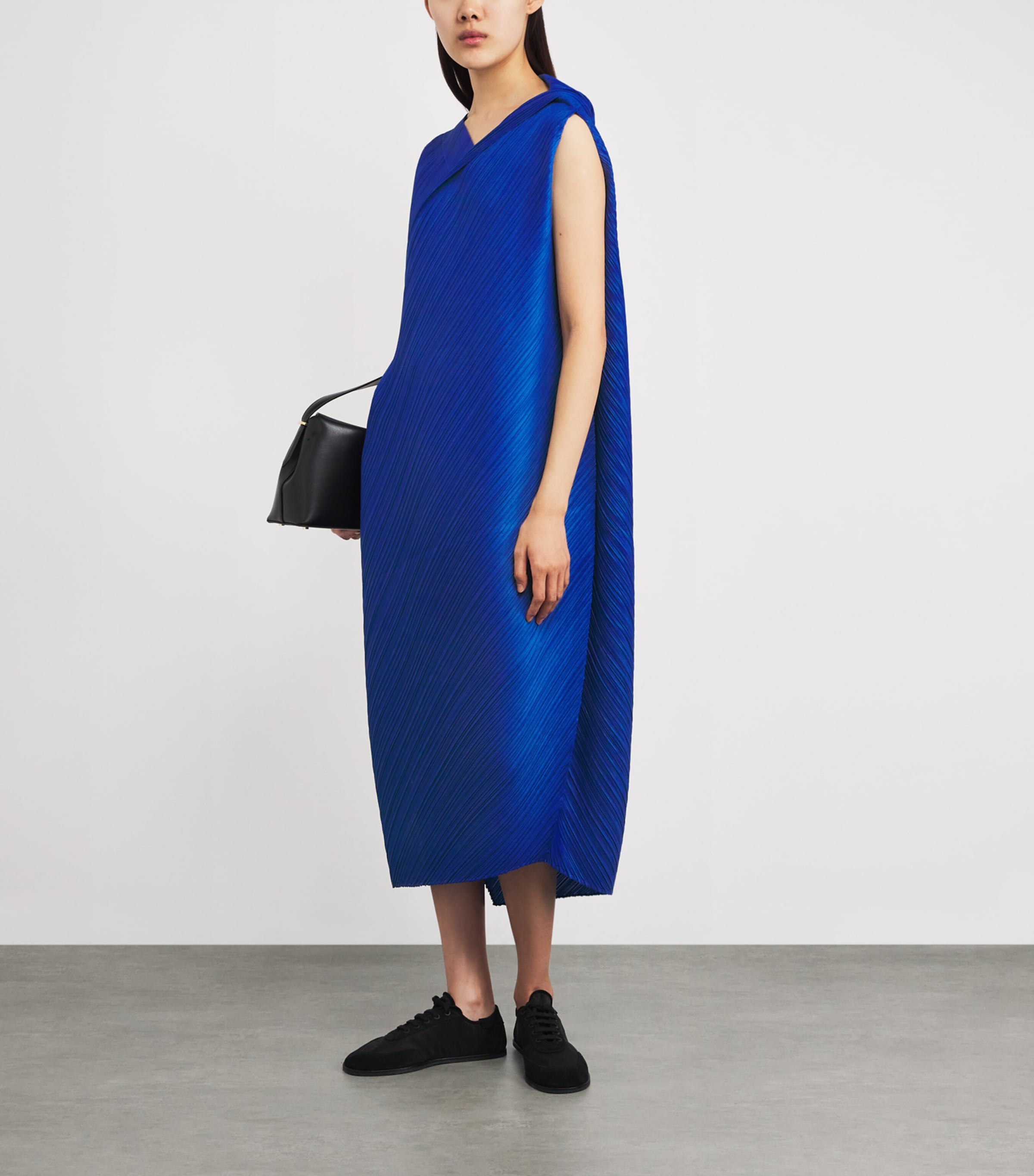 SWING Sleeveless Top BLUE Image 2