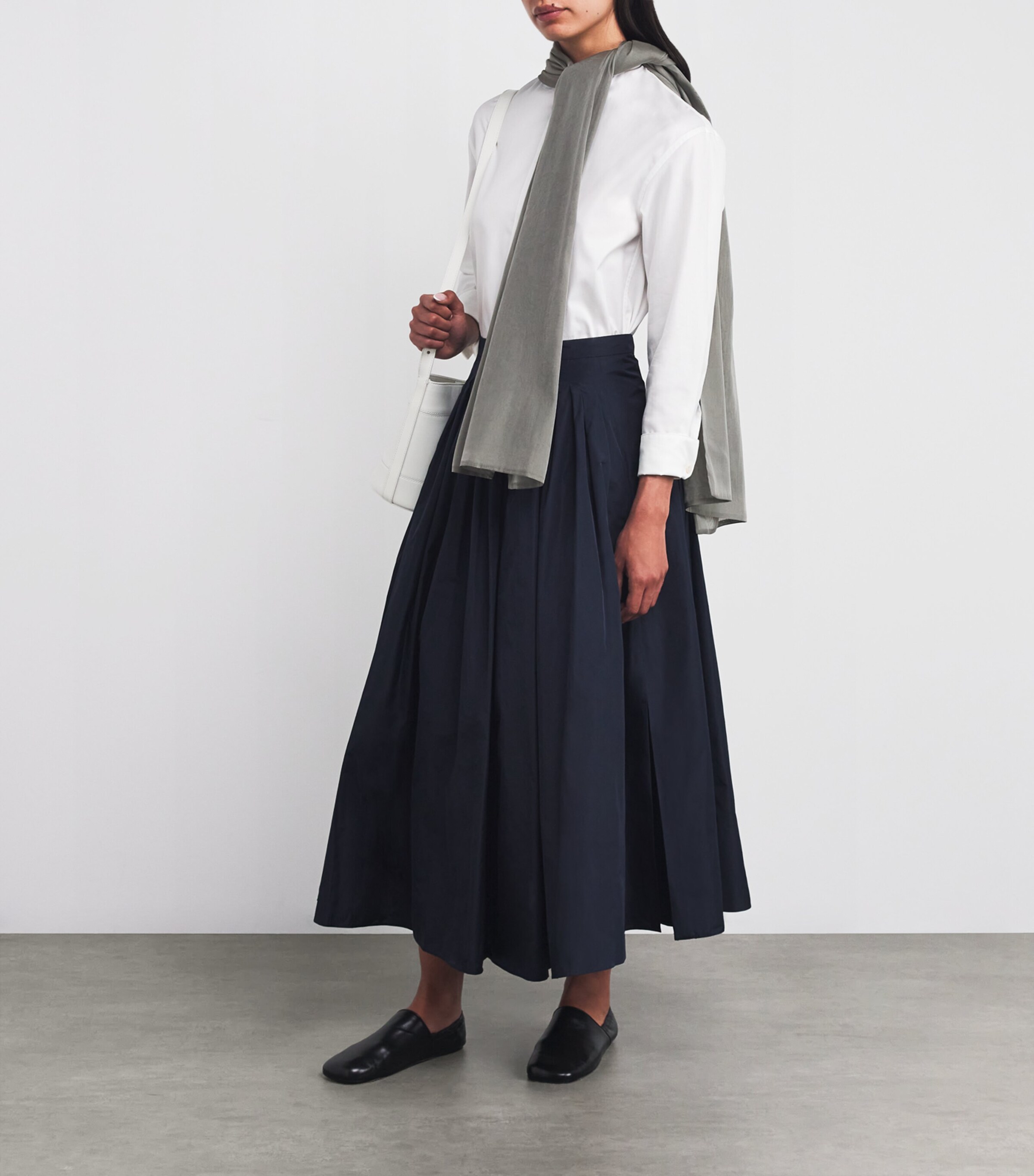 Silk-Blend Stole DARK GREY Image 2