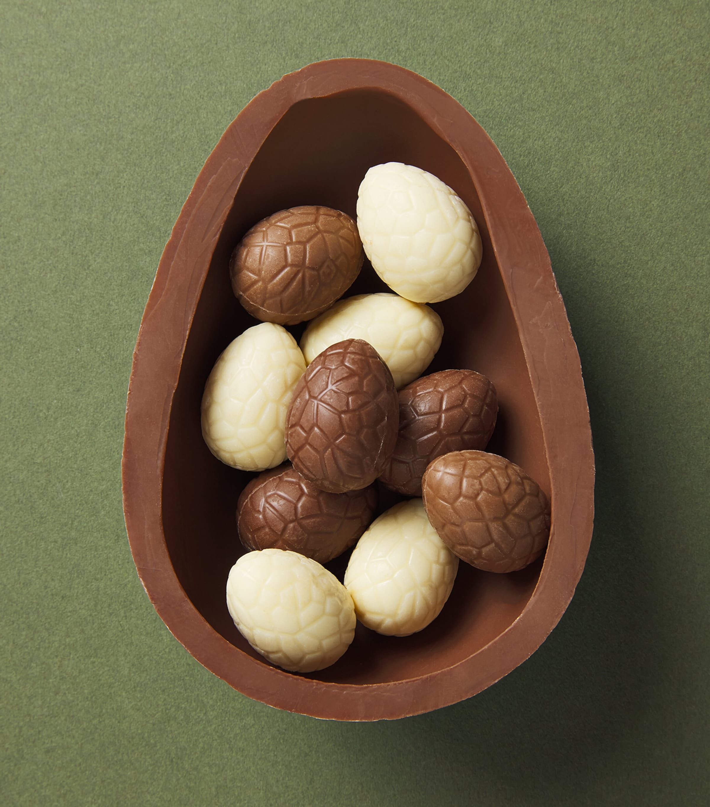 Belgian Chocolate Easter Egg with Mini Eggs (245g) NO COLOUR Image 3