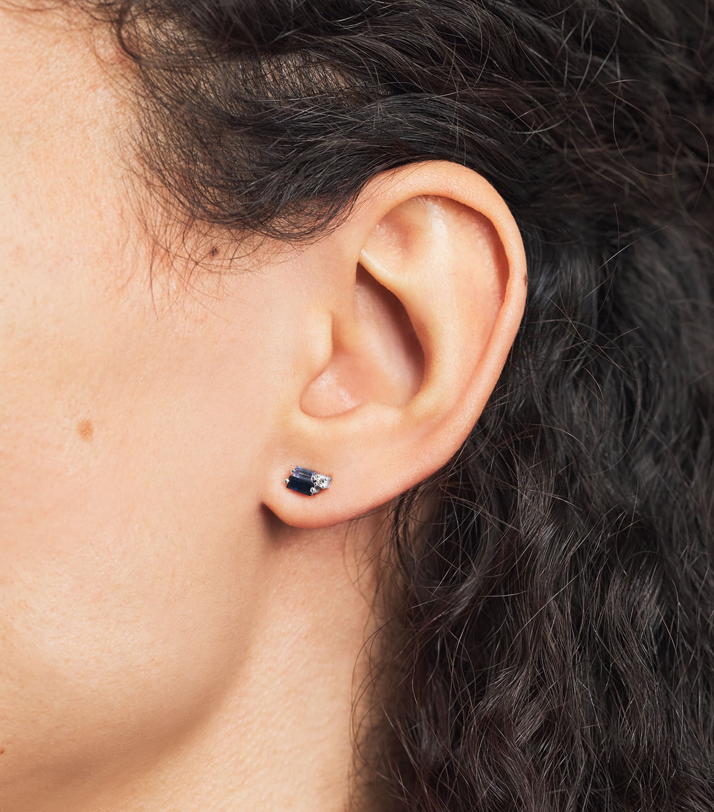 Suzanne Kalan White Gold, Diamond and Sapphire Bold Stud Earrings Wg/db Image 4