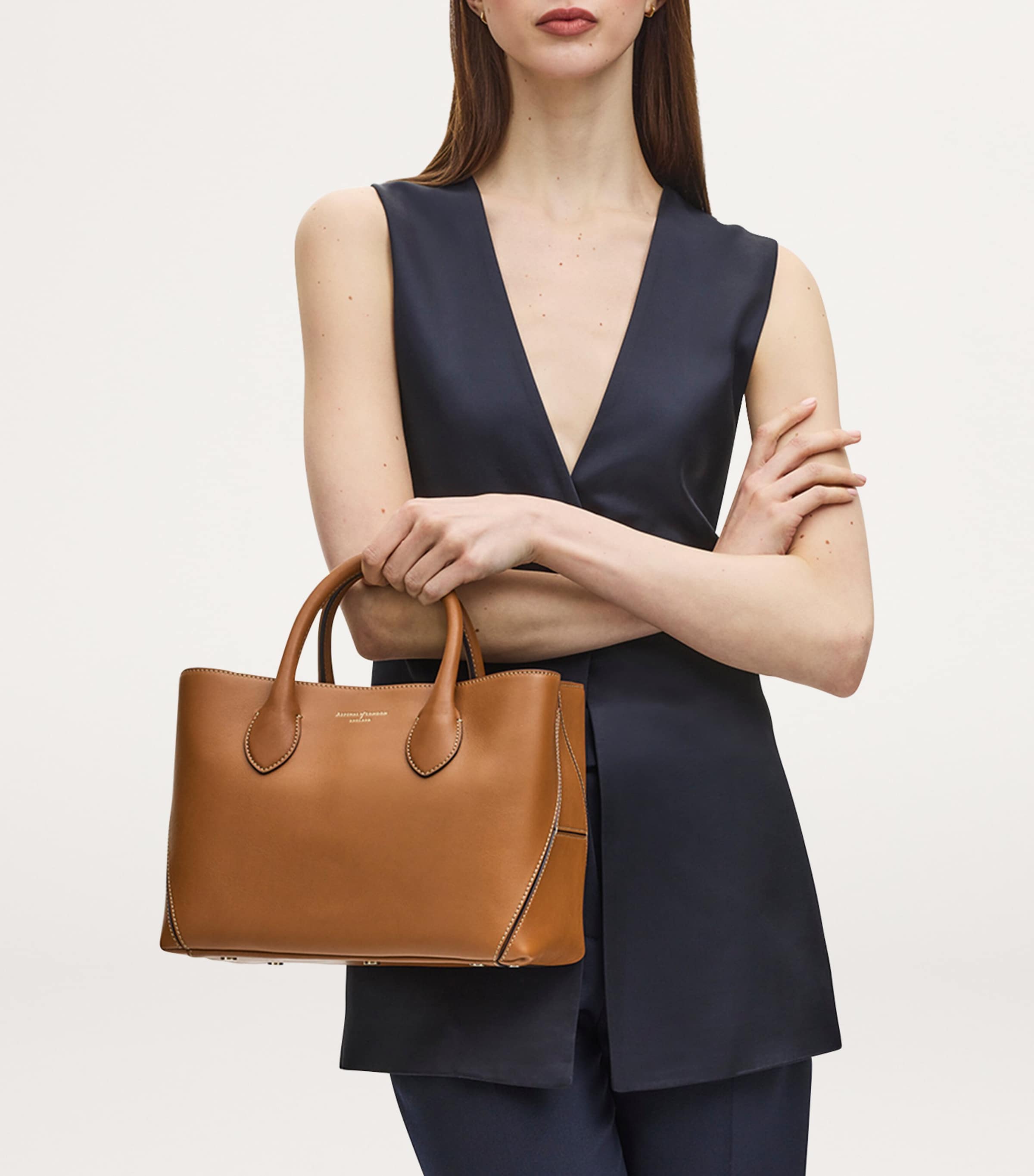 Midi Leather London Tote Bag BROWN Image 5