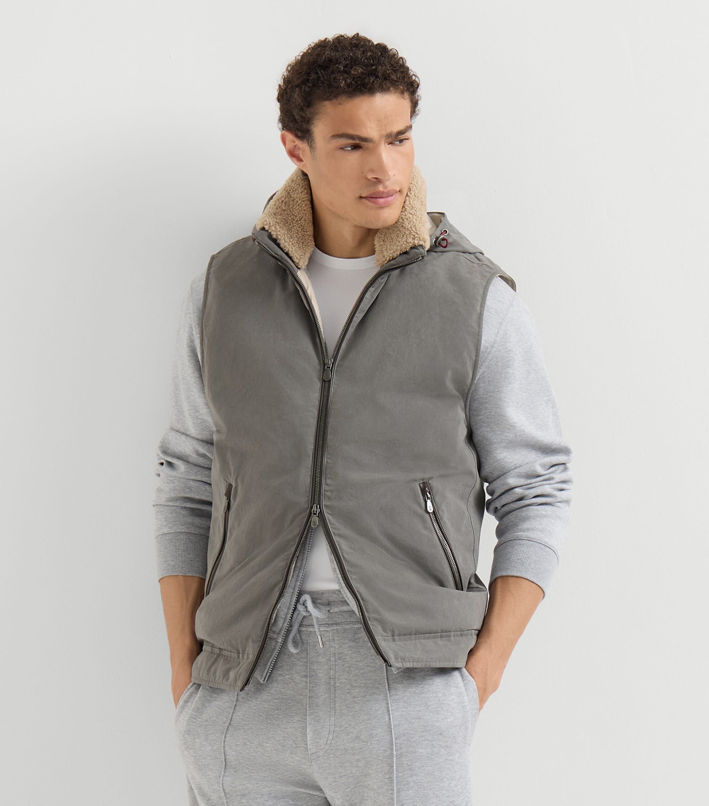Brunello Cucinelli Mens Waxed Techno Down-Filled Gilet Image 4