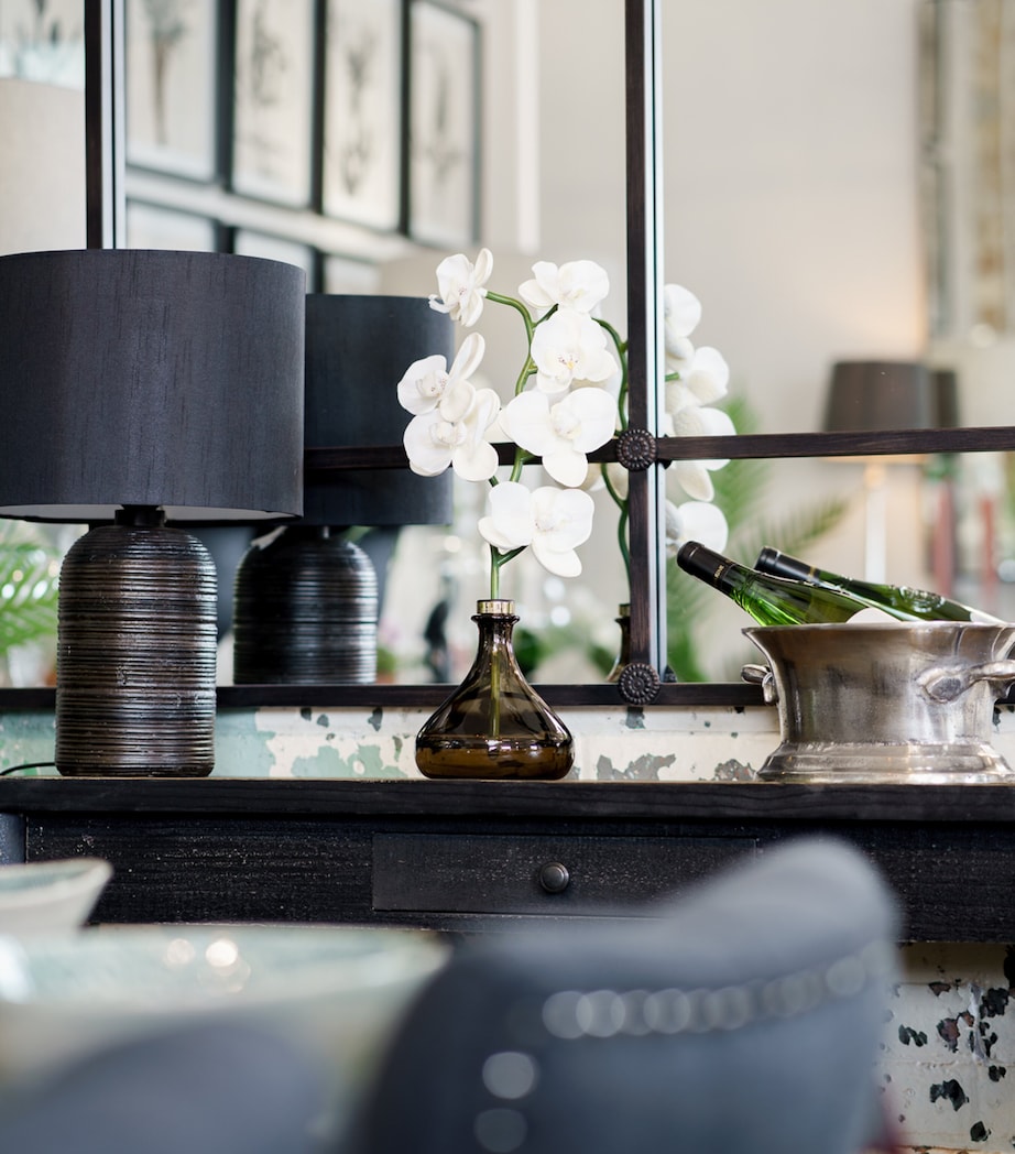 The Orchid Amber and Oud Diffuser (250ml) BRONZE Image 5