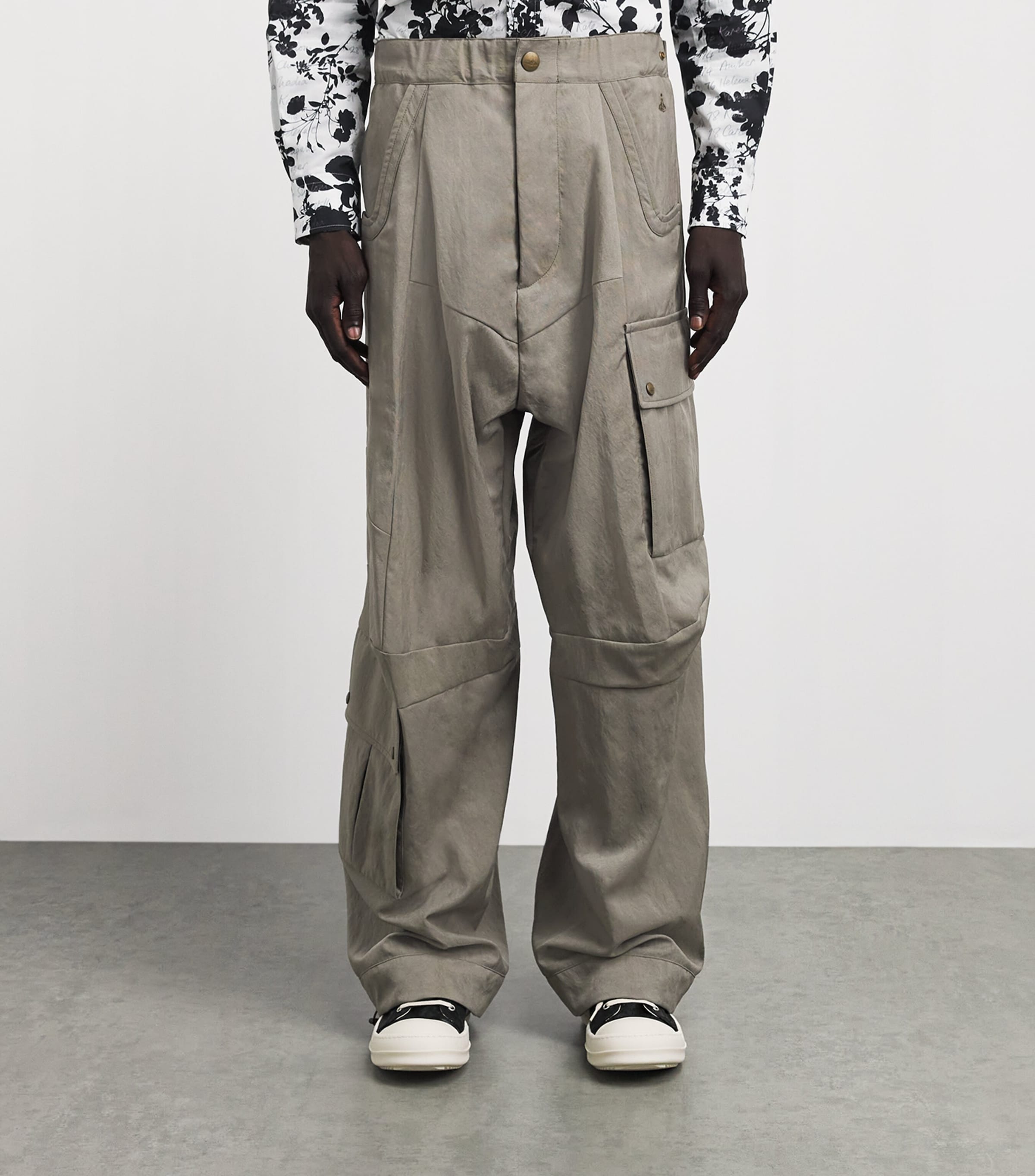 Vivienne Westwood Mens Cabernet Cargo Trousers Taupe Image 4